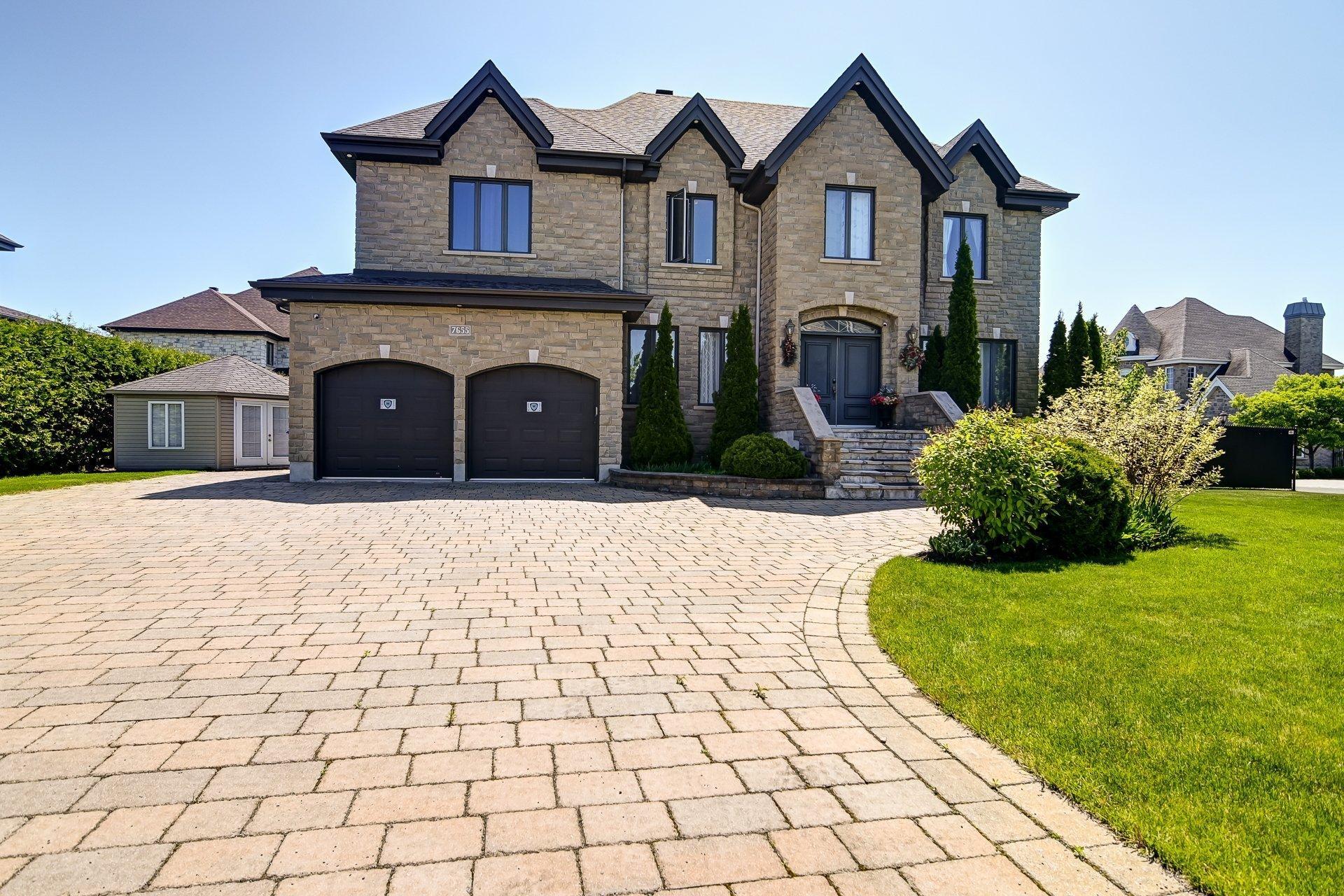 









7655


Rue Liege

,
Brossard,




QC
J4Y3J4

