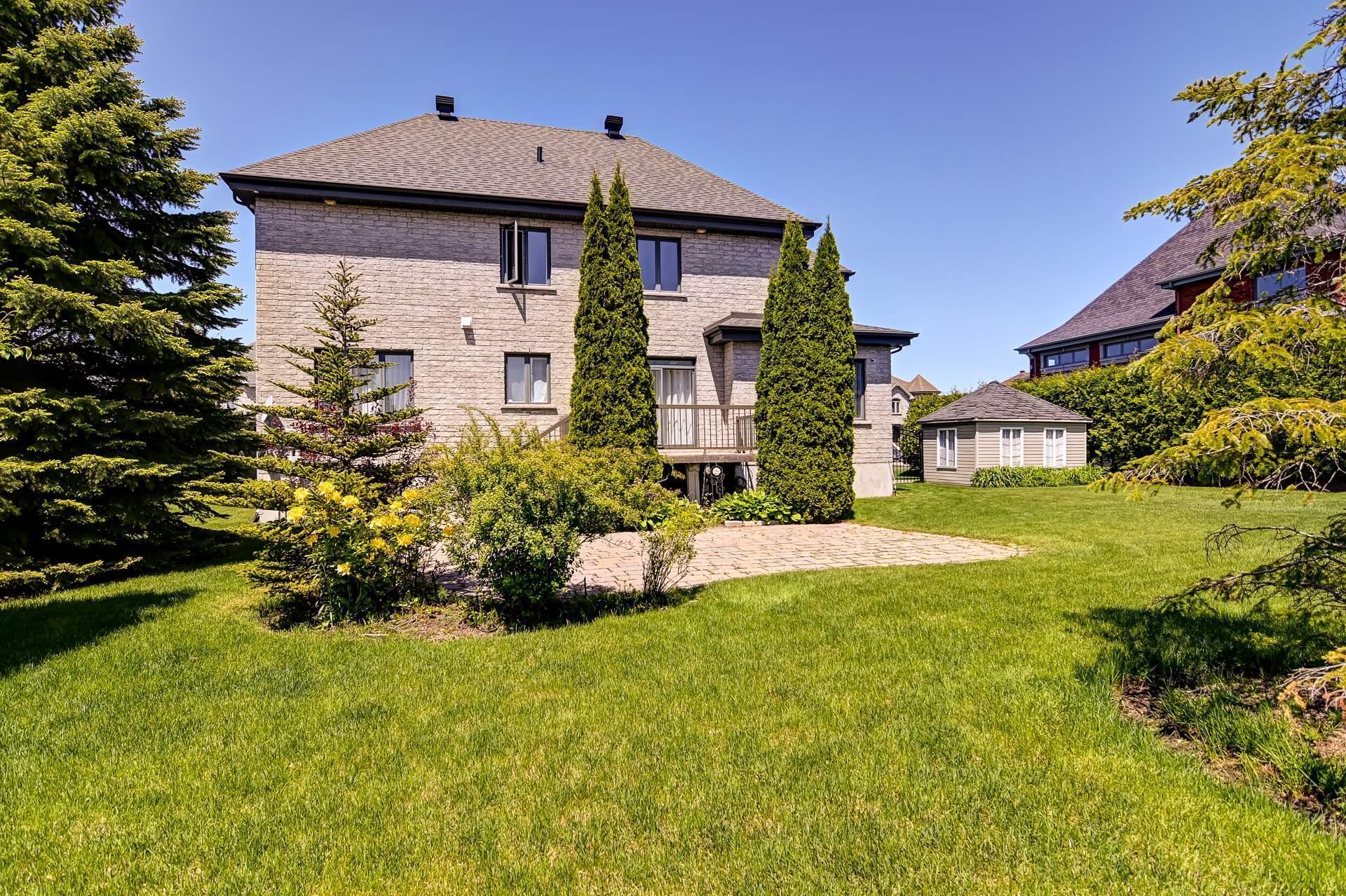 









7655


Rue Liege

,
Brossard,




QC
J4Y3J4

