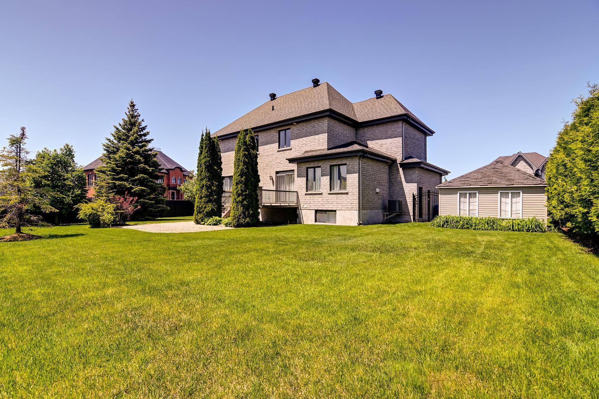 









7655


Rue Liege

,
Brossard,




QC
J4Y3J4

