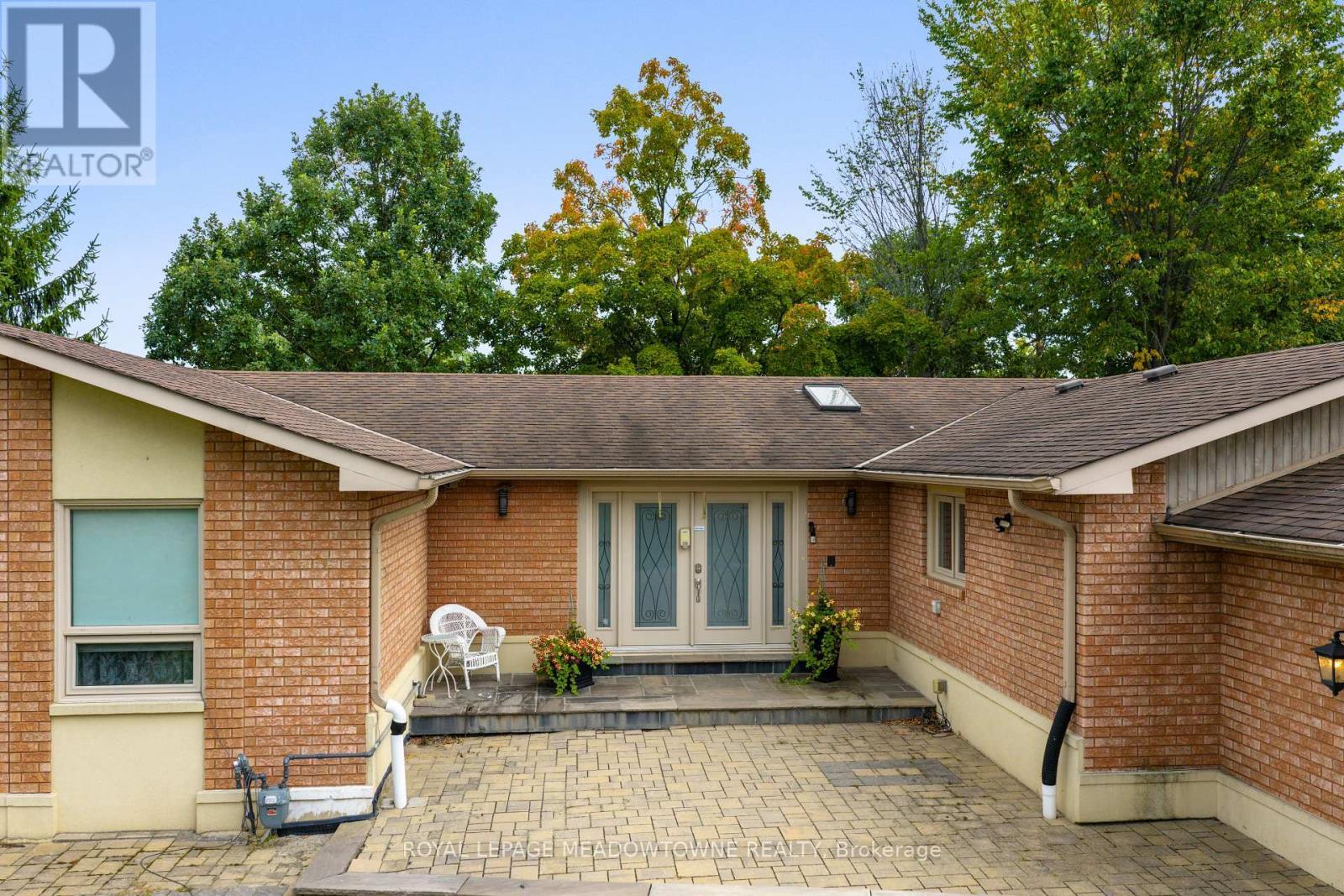 












1 CASSIDY LANE

,
Caledon,




Ontario
L7C1P5

