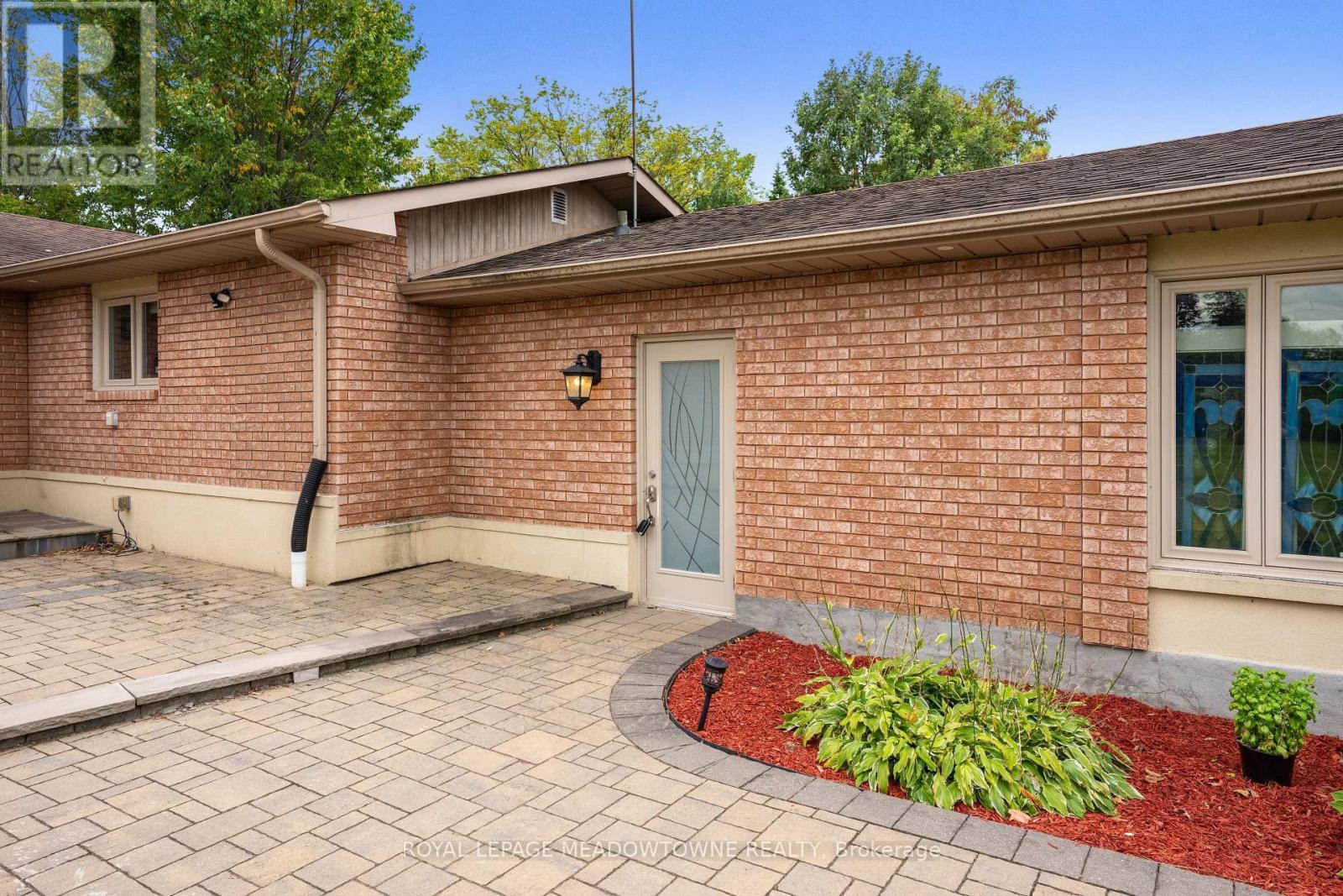 












1 CASSIDY LANE

,
Caledon,




Ontario
L7C1P5

