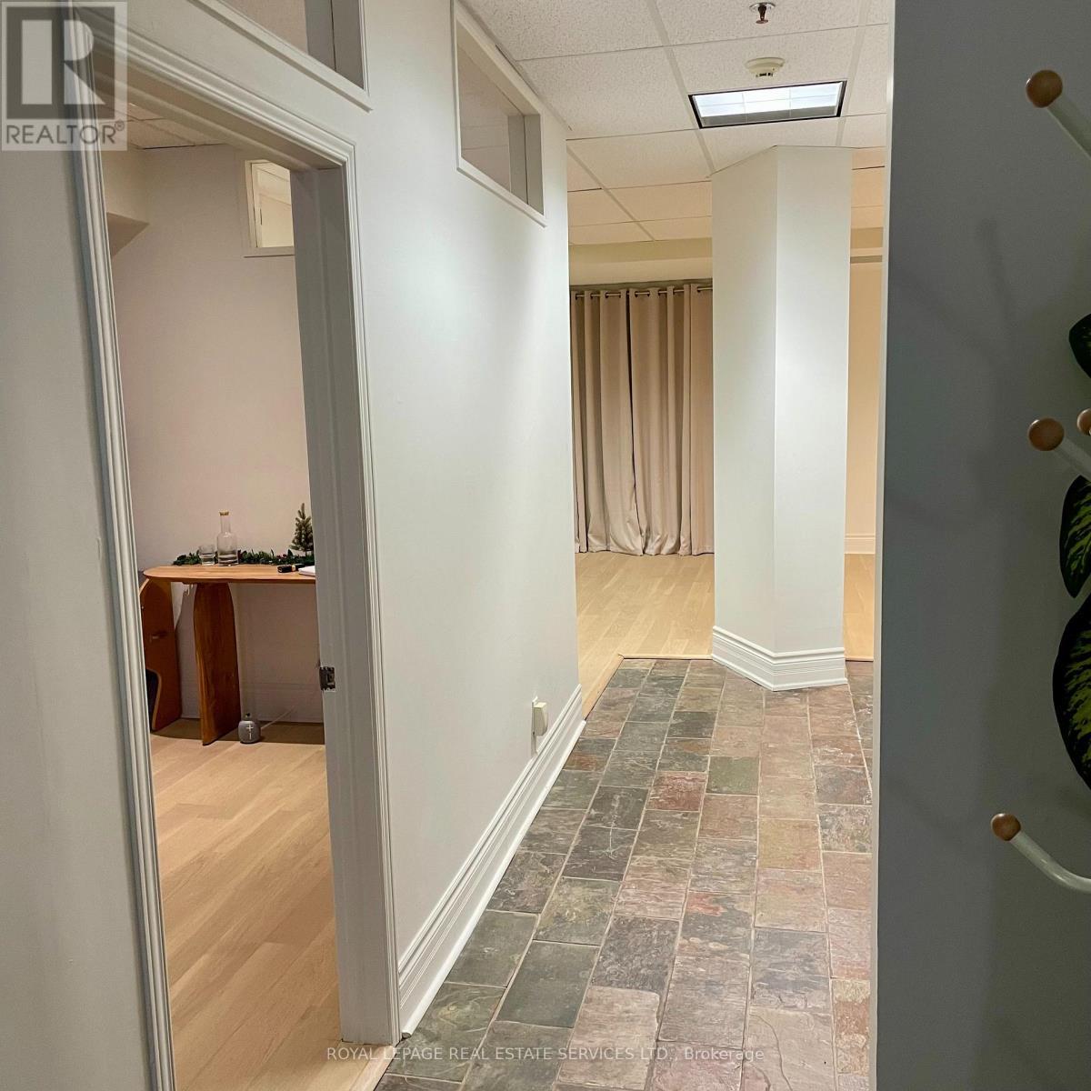 












LOWER - 80 SCOLLARD STREET W

,
Toronto,




Ontario
M5R1G2

