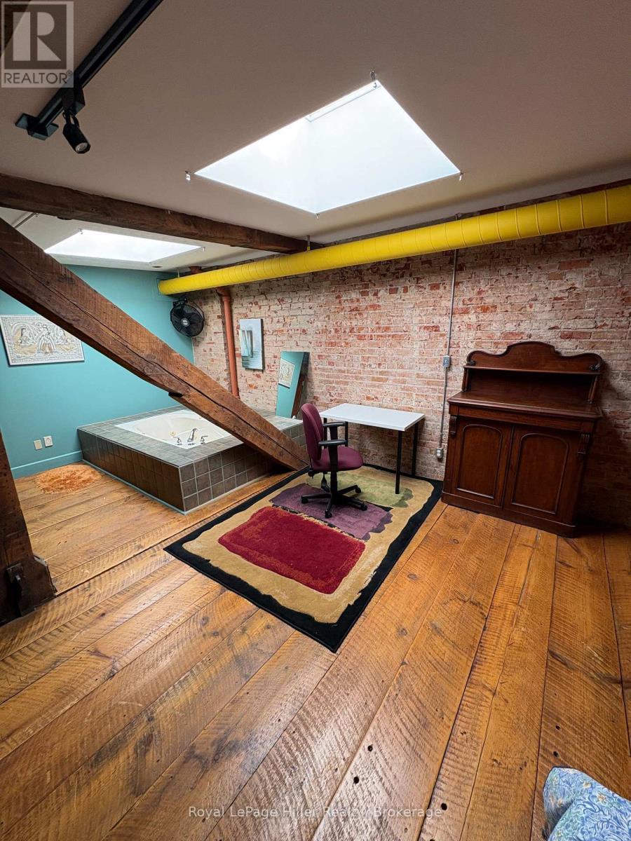 












2 - 69 ONTARIO STREET

,
Stratford,




Ontario
N5A3H1

