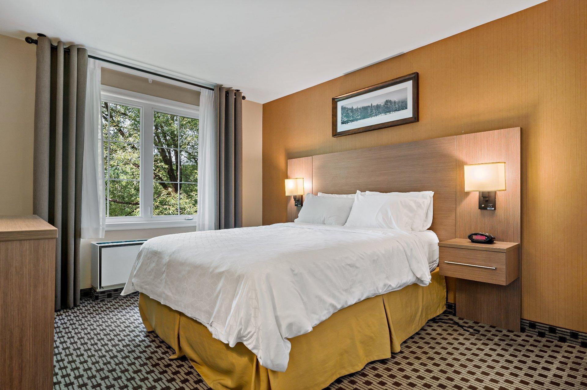 









160


Ch. du Curé-Deslauriers

, 231-232,
Mont-Tremblant,




QC
J8E1T1

