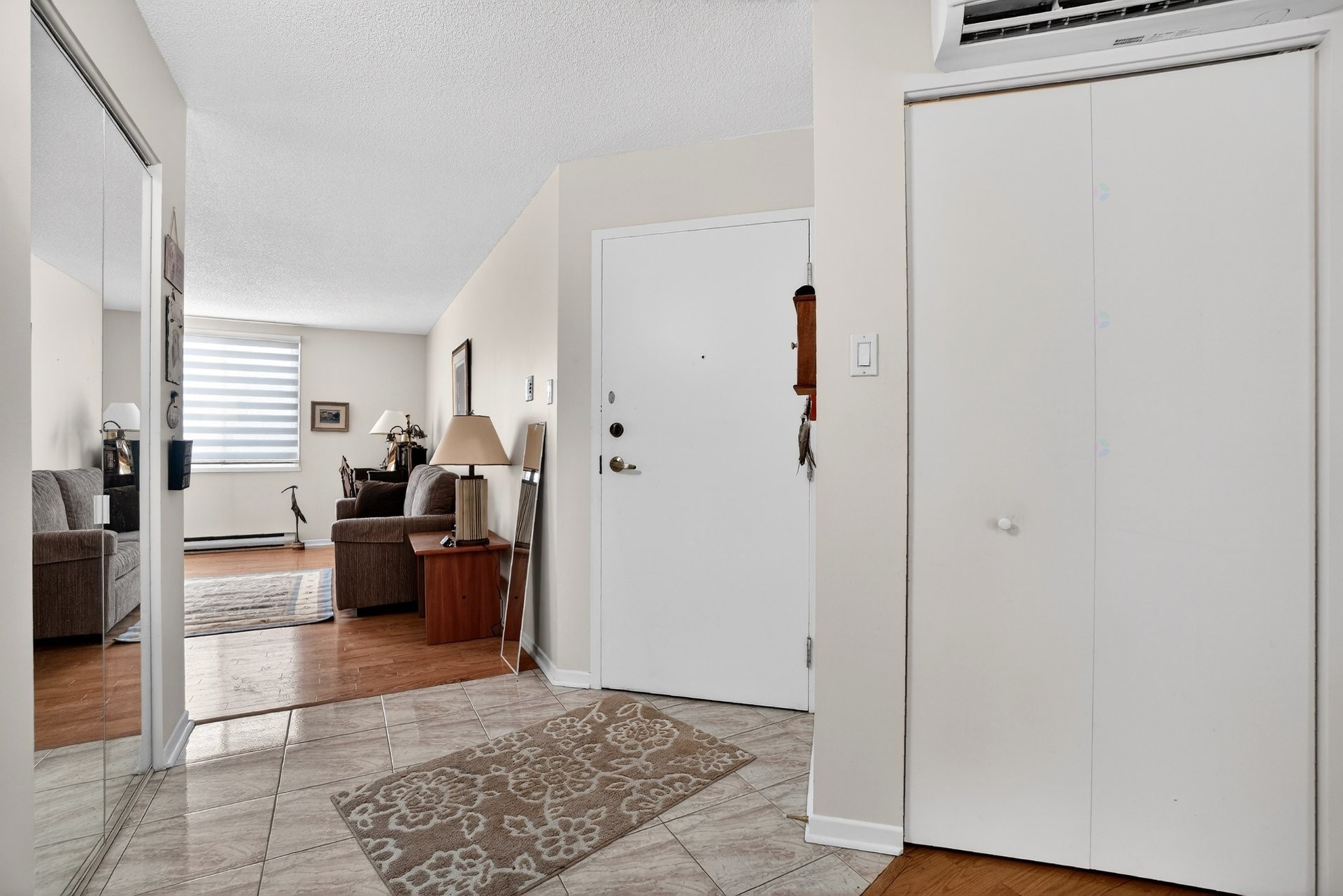 









14609


Rue Aumais

, 1,
Montréal (Pierrefonds-Roxboro),




QC
H9H4X3

