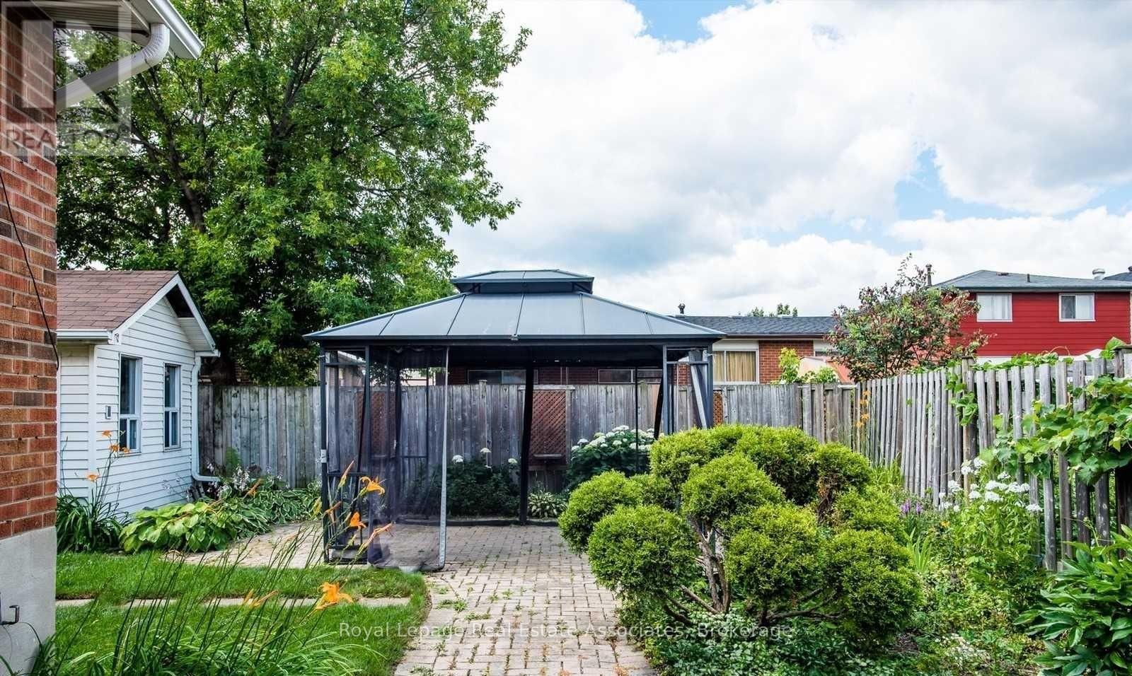 












UPPER - 9 WILTON DRIVE

,
Brampton,




Ontario
L6W2Z9

