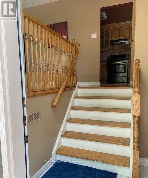 












UPPER - 9 WILTON DRIVE

,
Brampton,




Ontario
L6W2Z9

