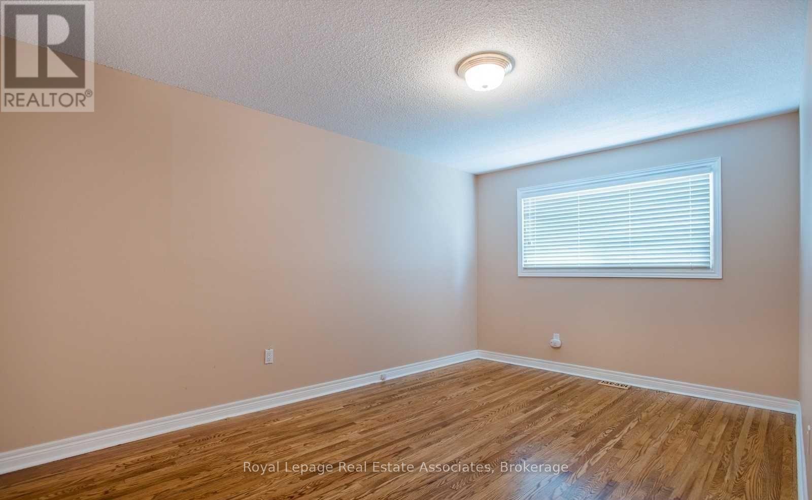 












UPPER - 9 WILTON DRIVE

,
Brampton,




Ontario
L6W2Z9

