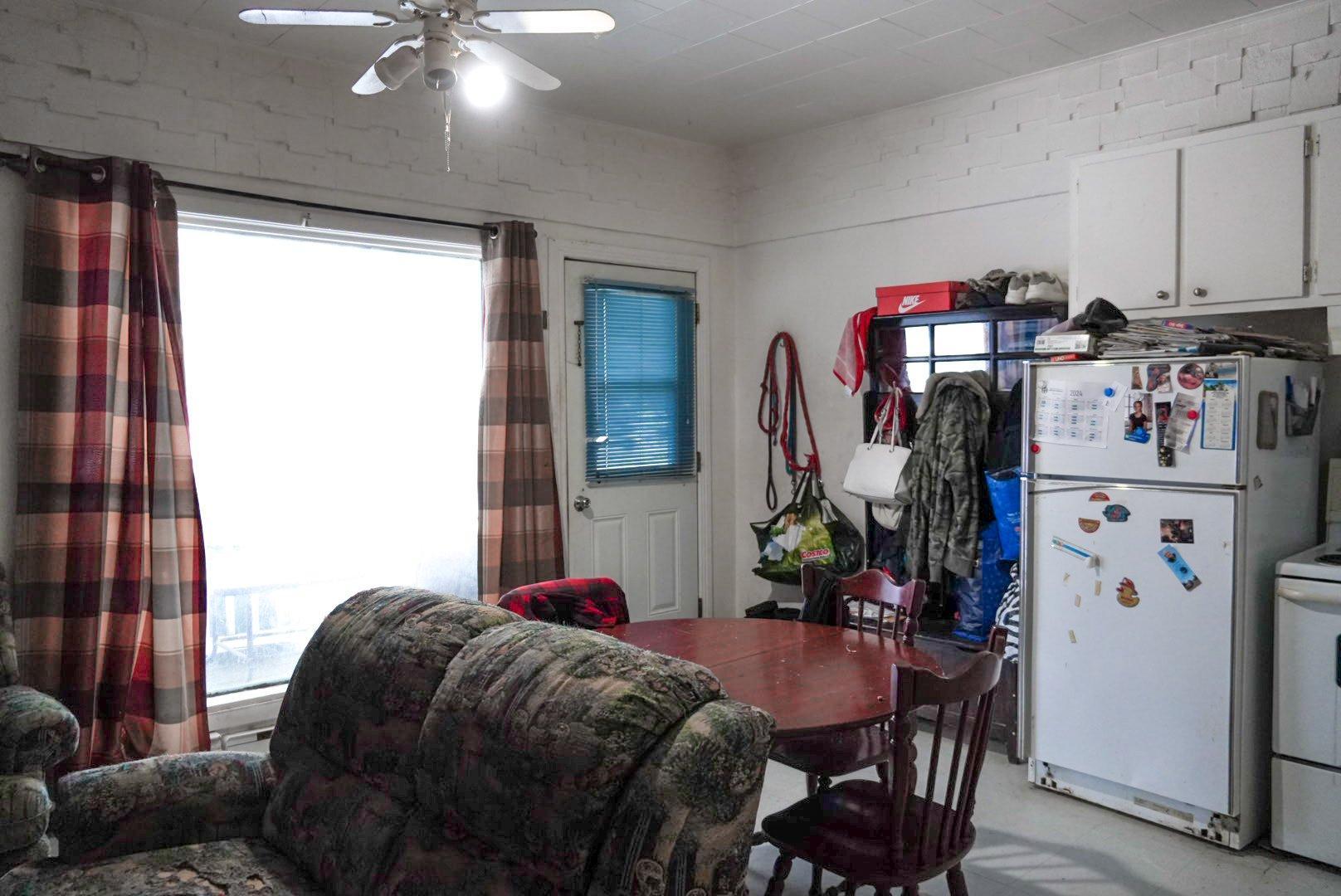 









1100


Route Ducharme

,
Saint-Roch-de-Mékinac,




QC
G0X3G0

