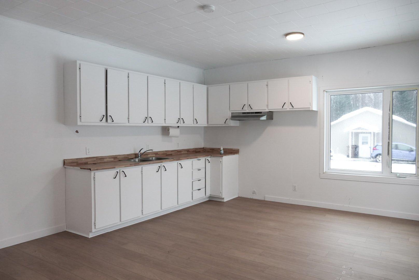 









1100


Route Ducharme

,
Saint-Roch-de-Mékinac,




QC
G0X3G0

