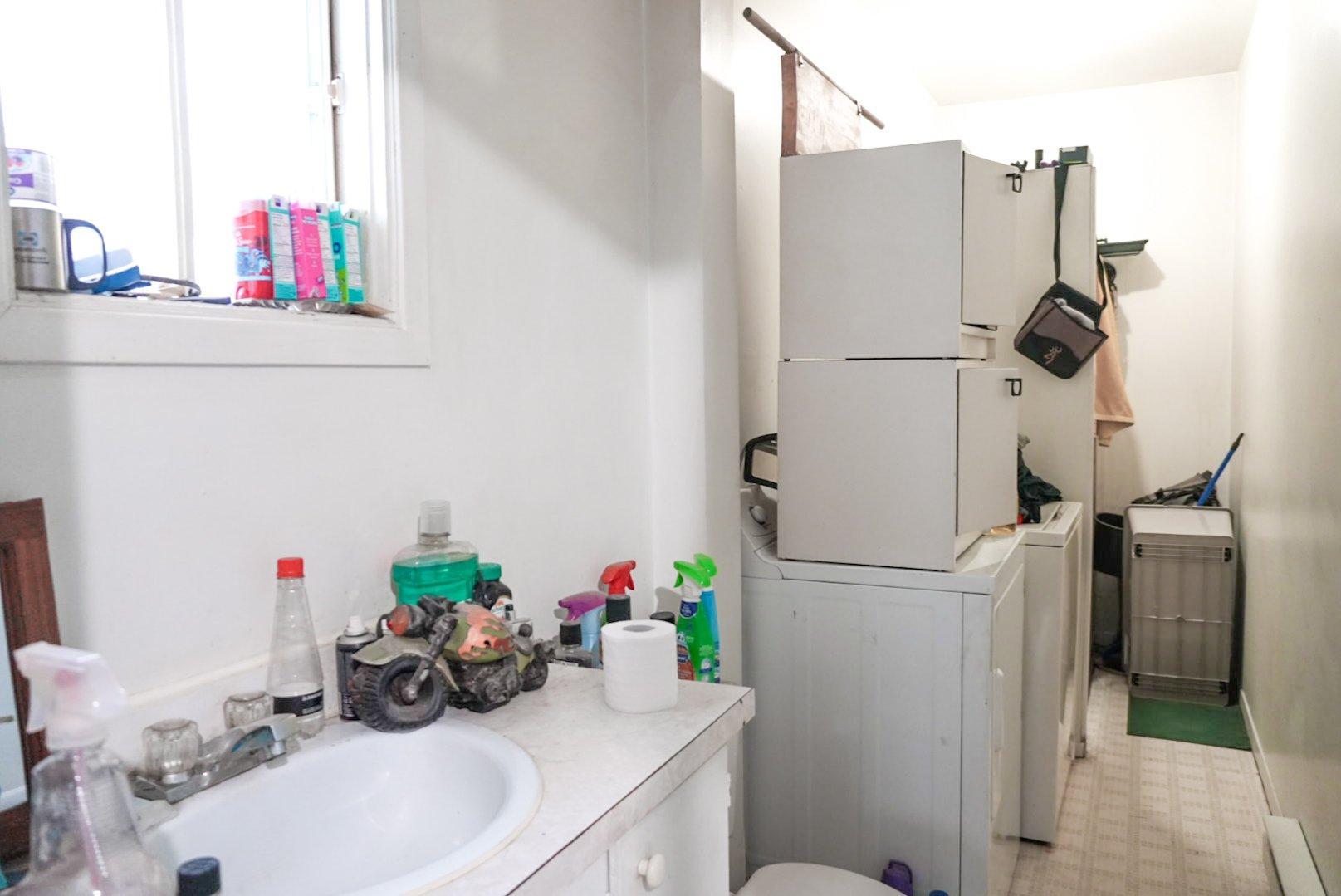 









1100


Route Ducharme

,
Saint-Roch-de-Mékinac,




QC
G0X3G0

