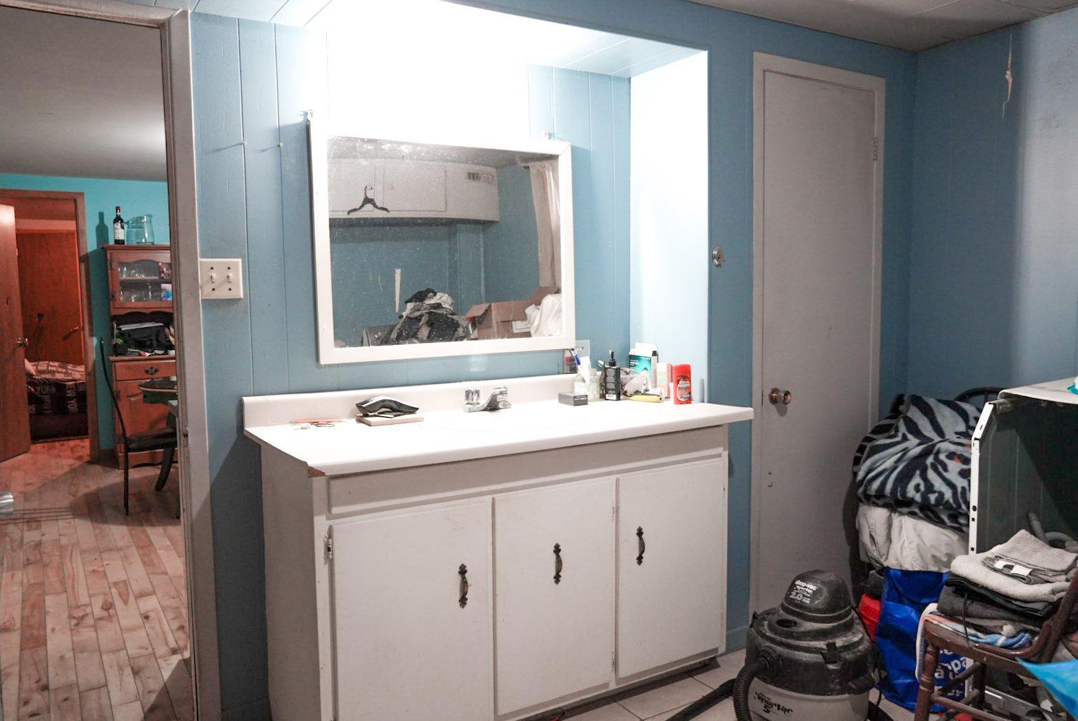 









1100


Route Ducharme

,
Saint-Roch-de-Mékinac,




QC
G0X3G0

