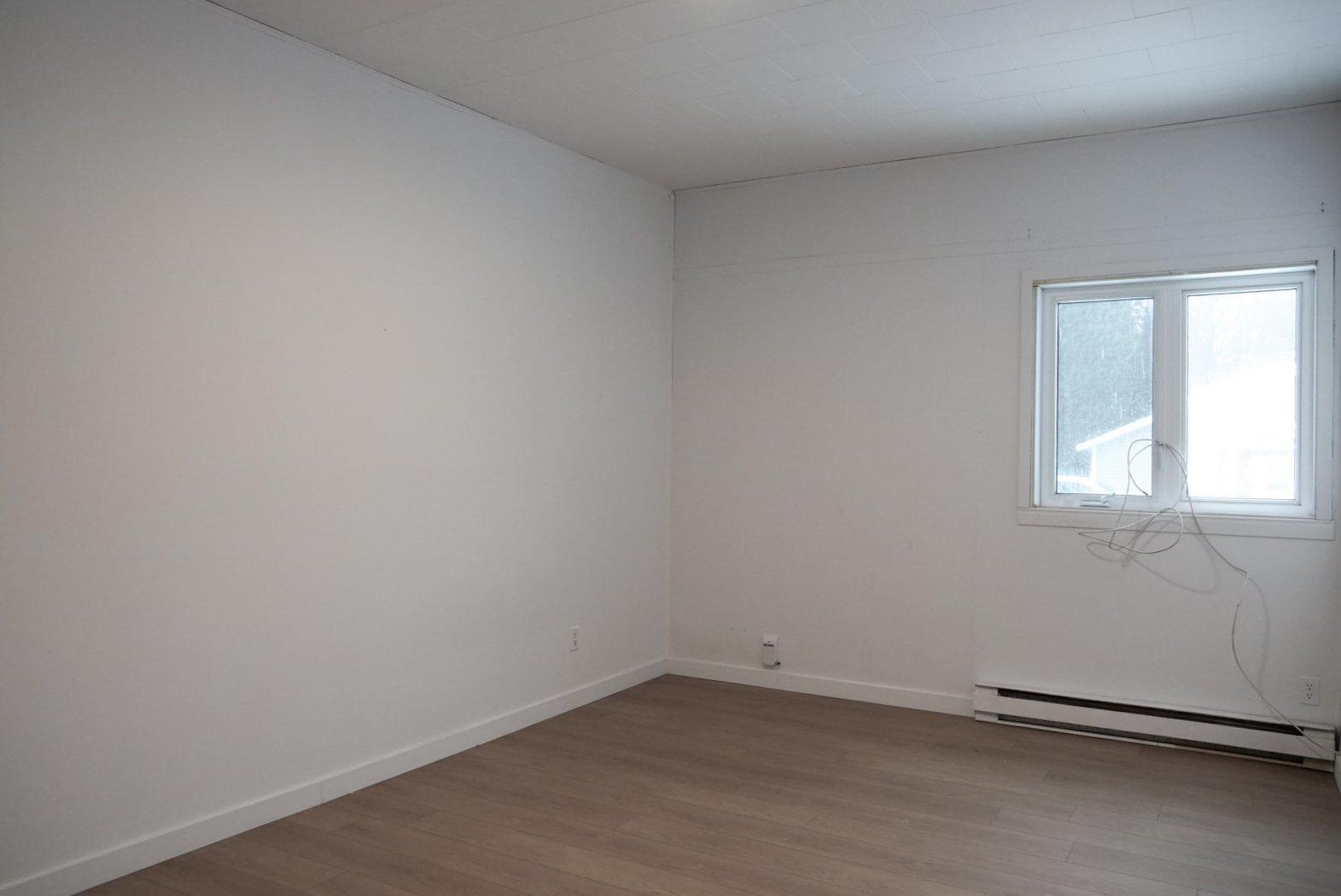 









1100


Route Ducharme

,
Saint-Roch-de-Mékinac,




QC
G0X3G0

