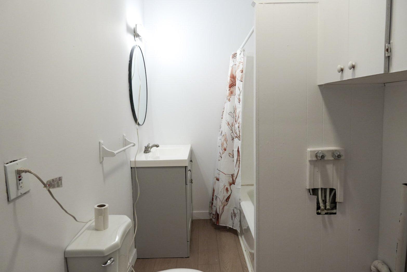 









1100


Route Ducharme

,
Saint-Roch-de-Mékinac,




QC
G0X3G0

