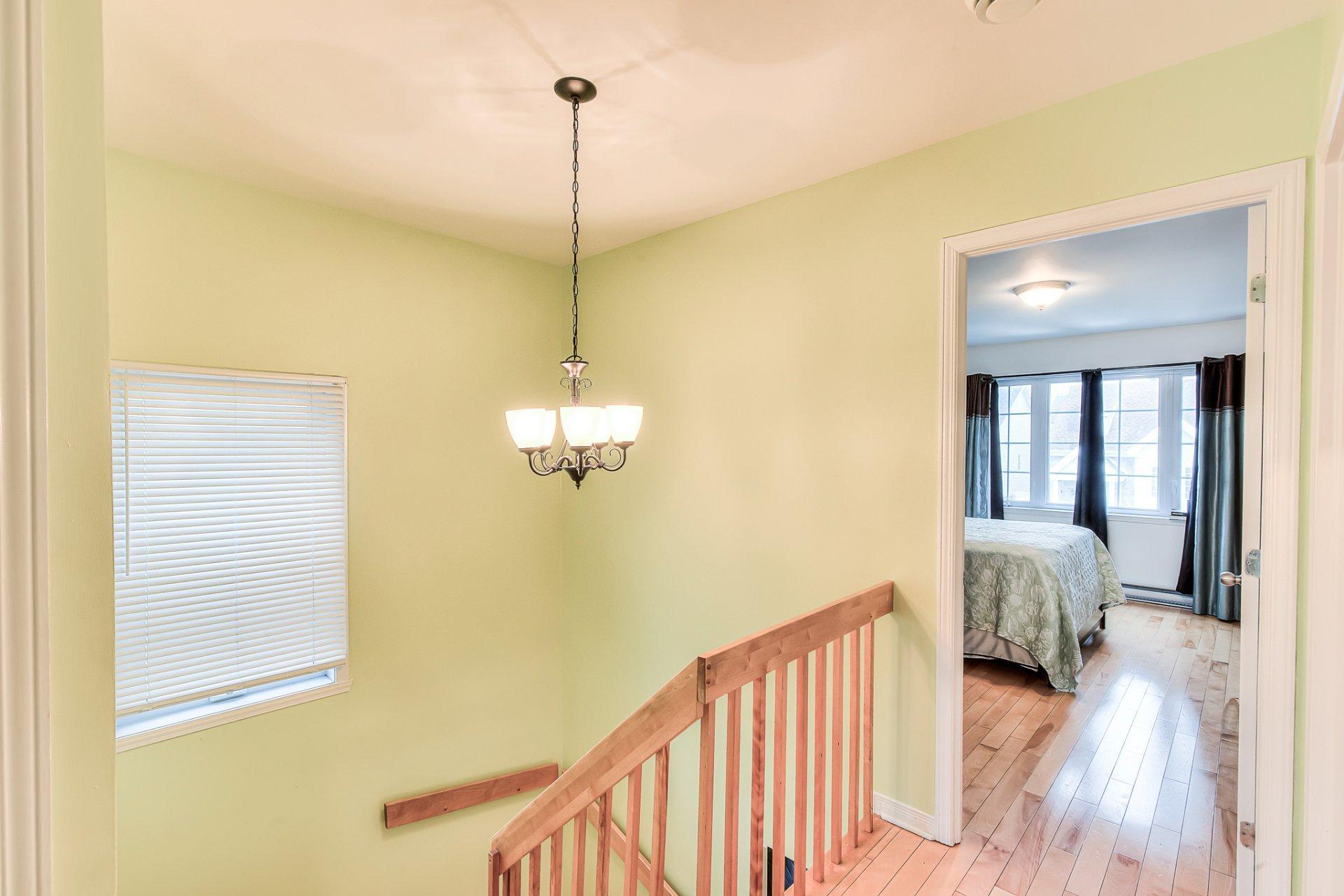 









214


Rue des Noisetiers

,
Laval (Duvernay),




QC
H7A0A1

