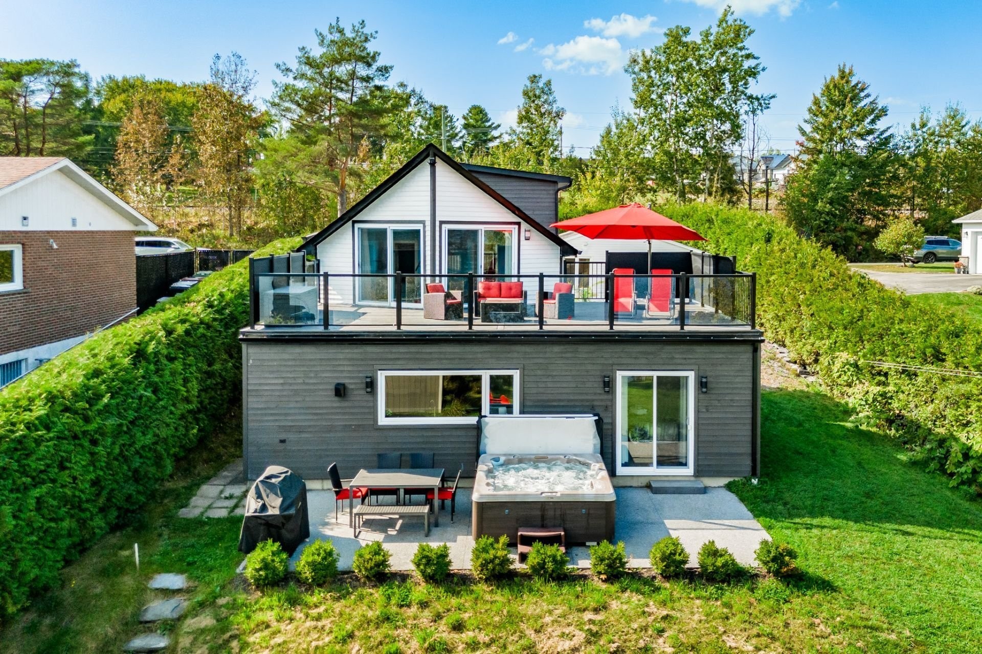 









10327


Rue des Riverains

,
Sherbrooke (Brompton/Rock Forest/Saint-Élie/Deauville),




QC
J1N3H5


