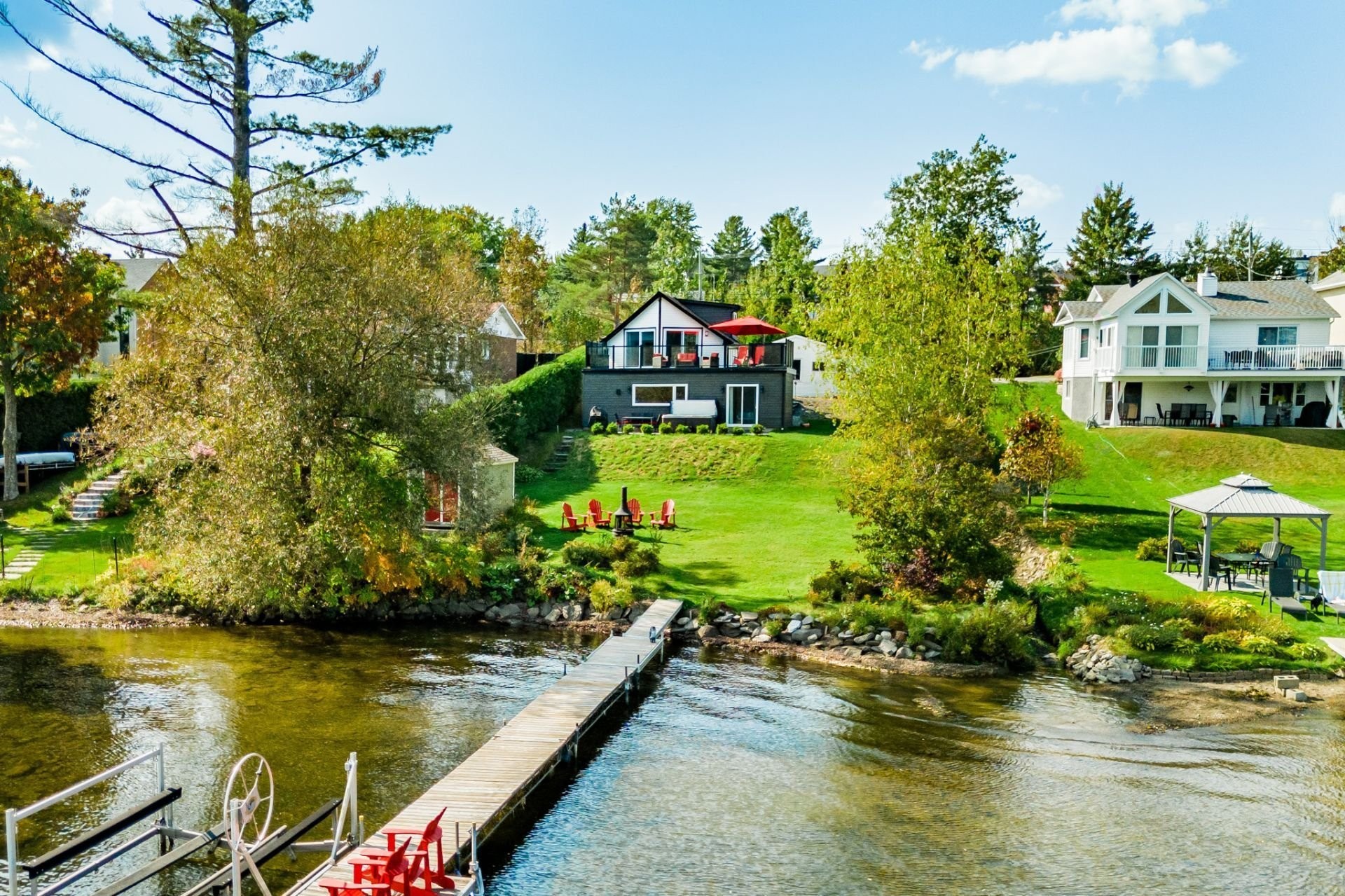 









10327


Rue des Riverains

,
Sherbrooke (Brompton/Rock Forest/Saint-Élie/Deauville),




QC
J1N3H5

