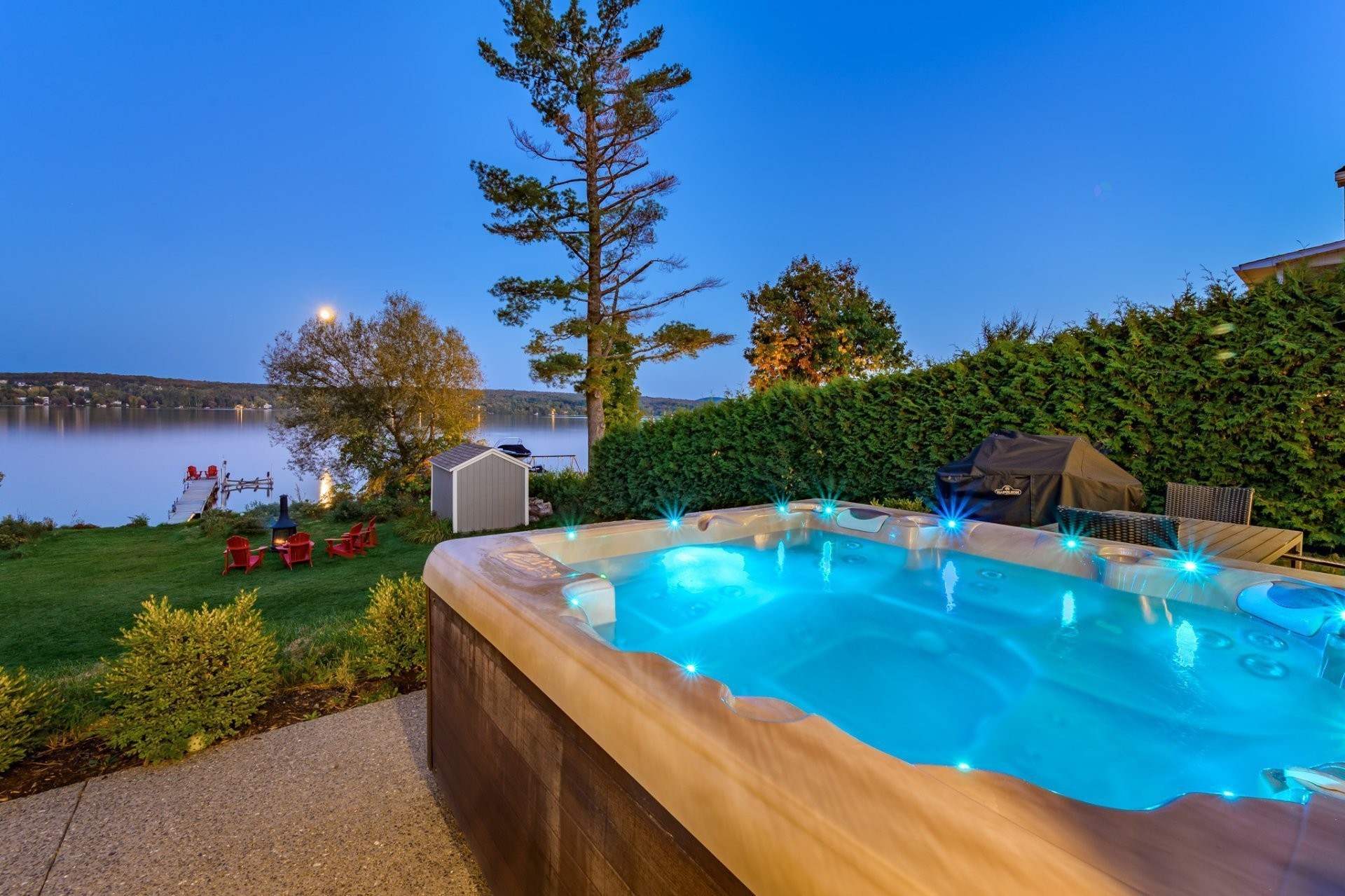 









10327


Rue des Riverains

,
Sherbrooke (Brompton/Rock Forest/Saint-Élie/Deauville),




QC
J1N3H5

