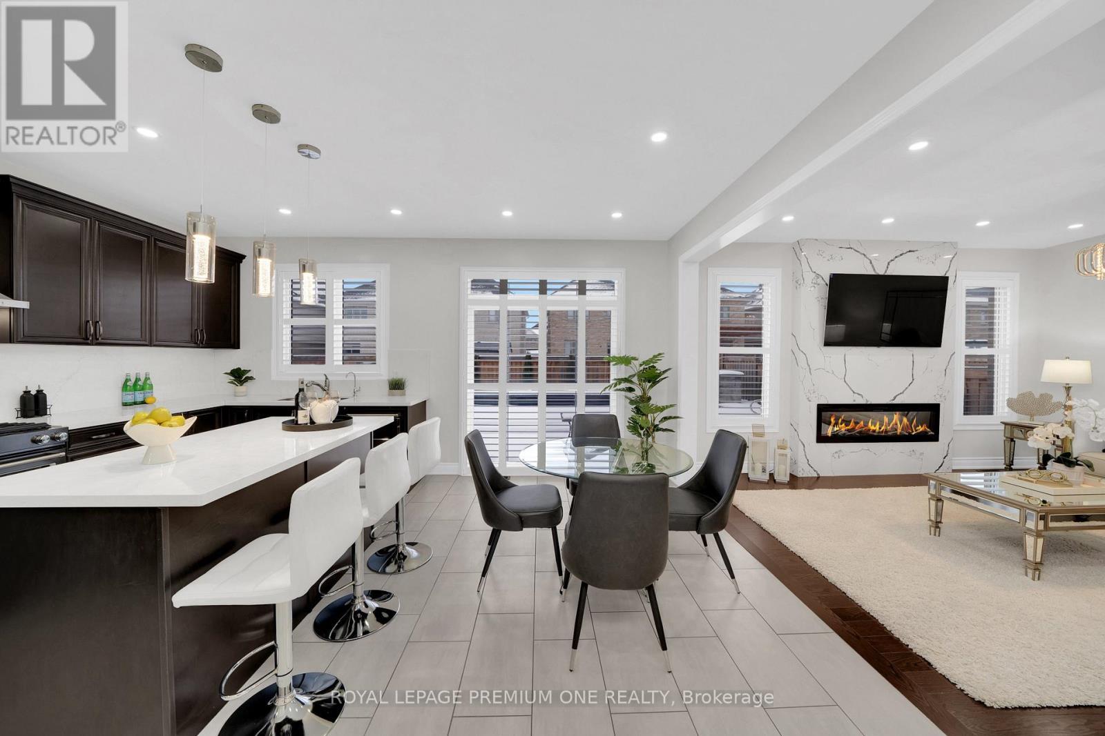 












31 PRADY LANE

,
New Tecumseth,




Ontario
L0G1W0

