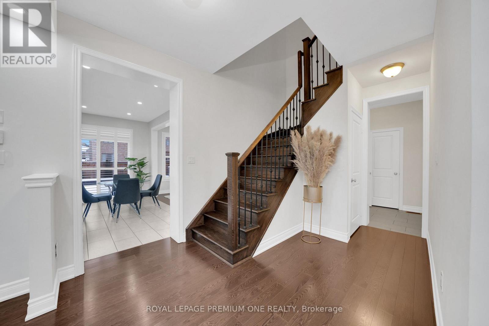 












31 PRADY LANE

,
New Tecumseth,




Ontario
L0G1W0

