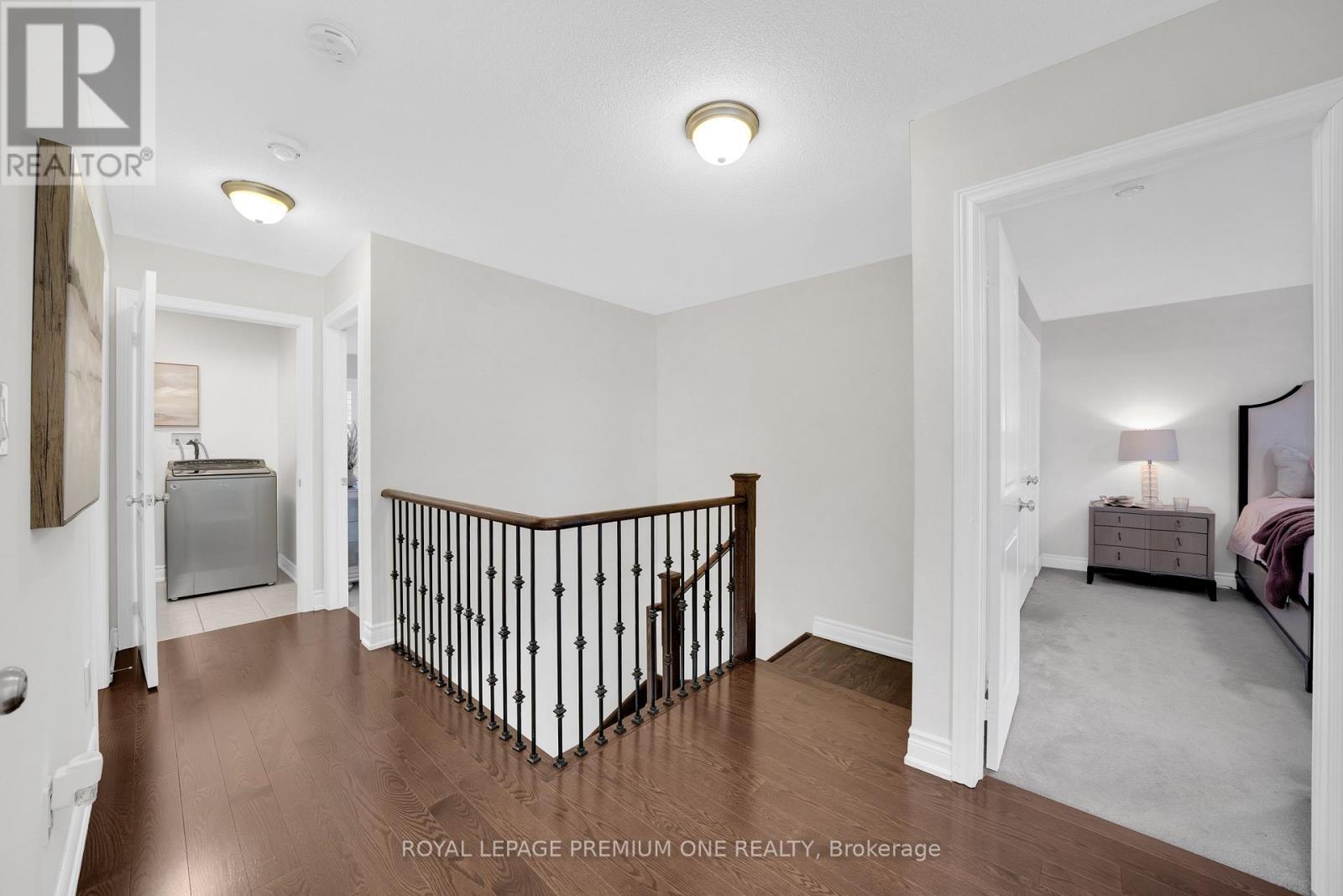 












31 PRADY LANE

,
New Tecumseth,




Ontario
L0G1W0

