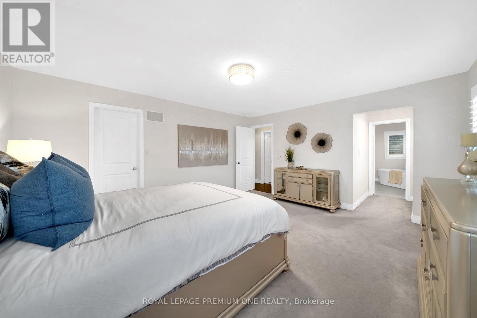 












31 PRADY LANE

,
New Tecumseth,




Ontario
L0G1W0

