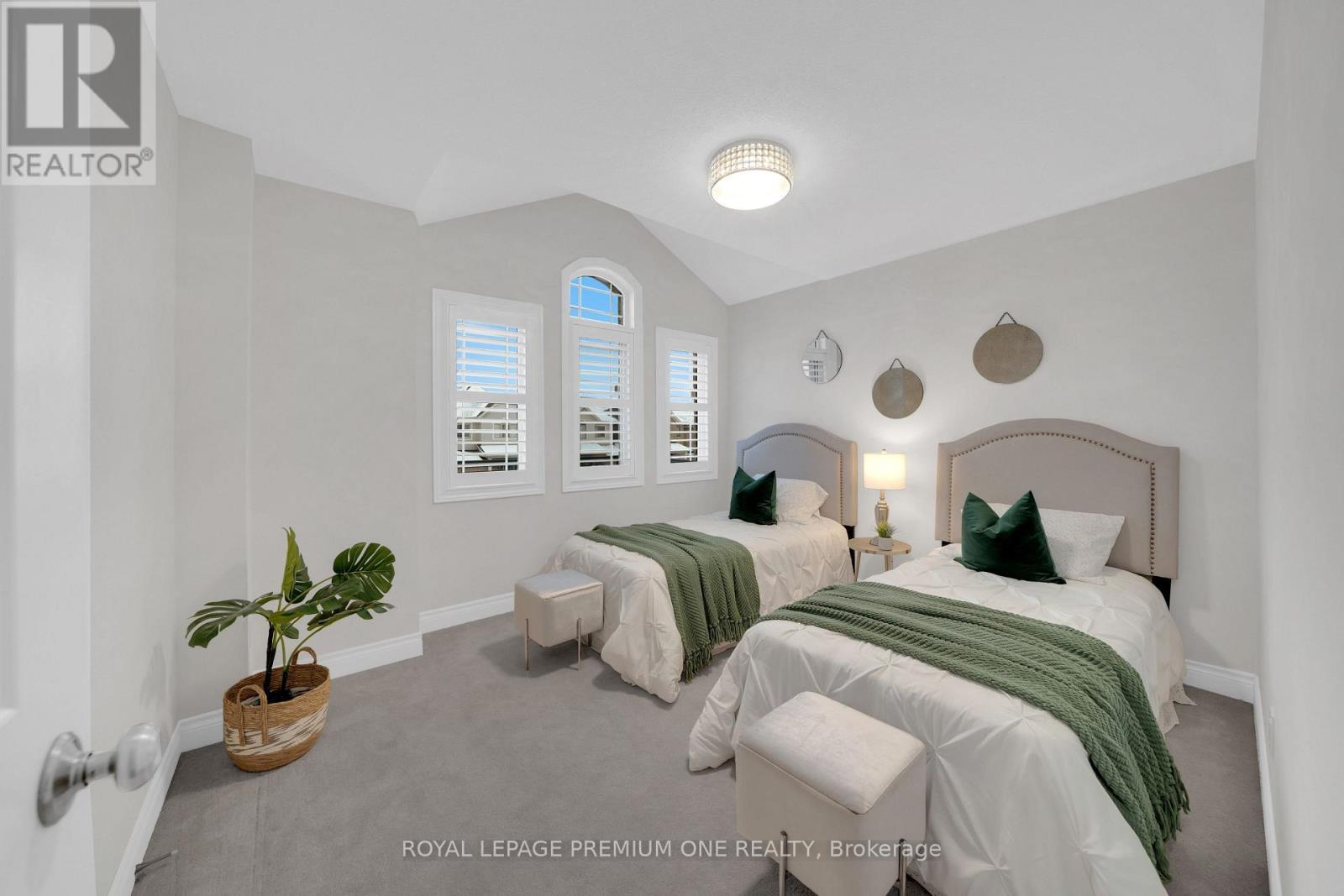 












31 PRADY LANE

,
New Tecumseth,




Ontario
L0G1W0

