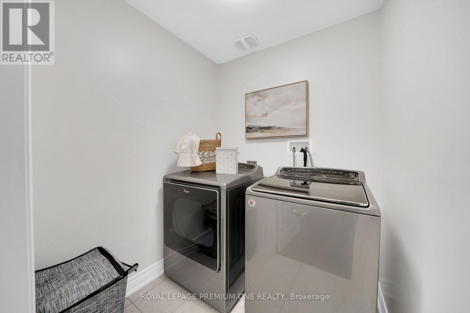 












31 PRADY LANE

,
New Tecumseth,




Ontario
L0G1W0

