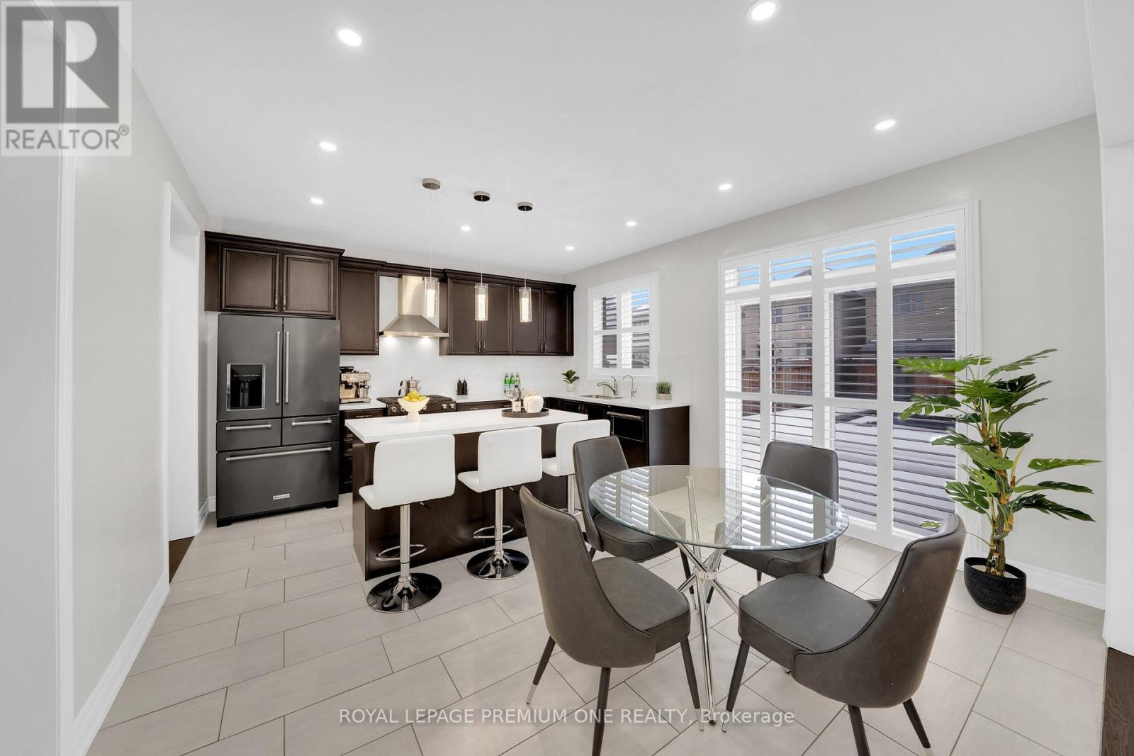 












31 PRADY LANE

,
New Tecumseth,




Ontario
L0G1W0

