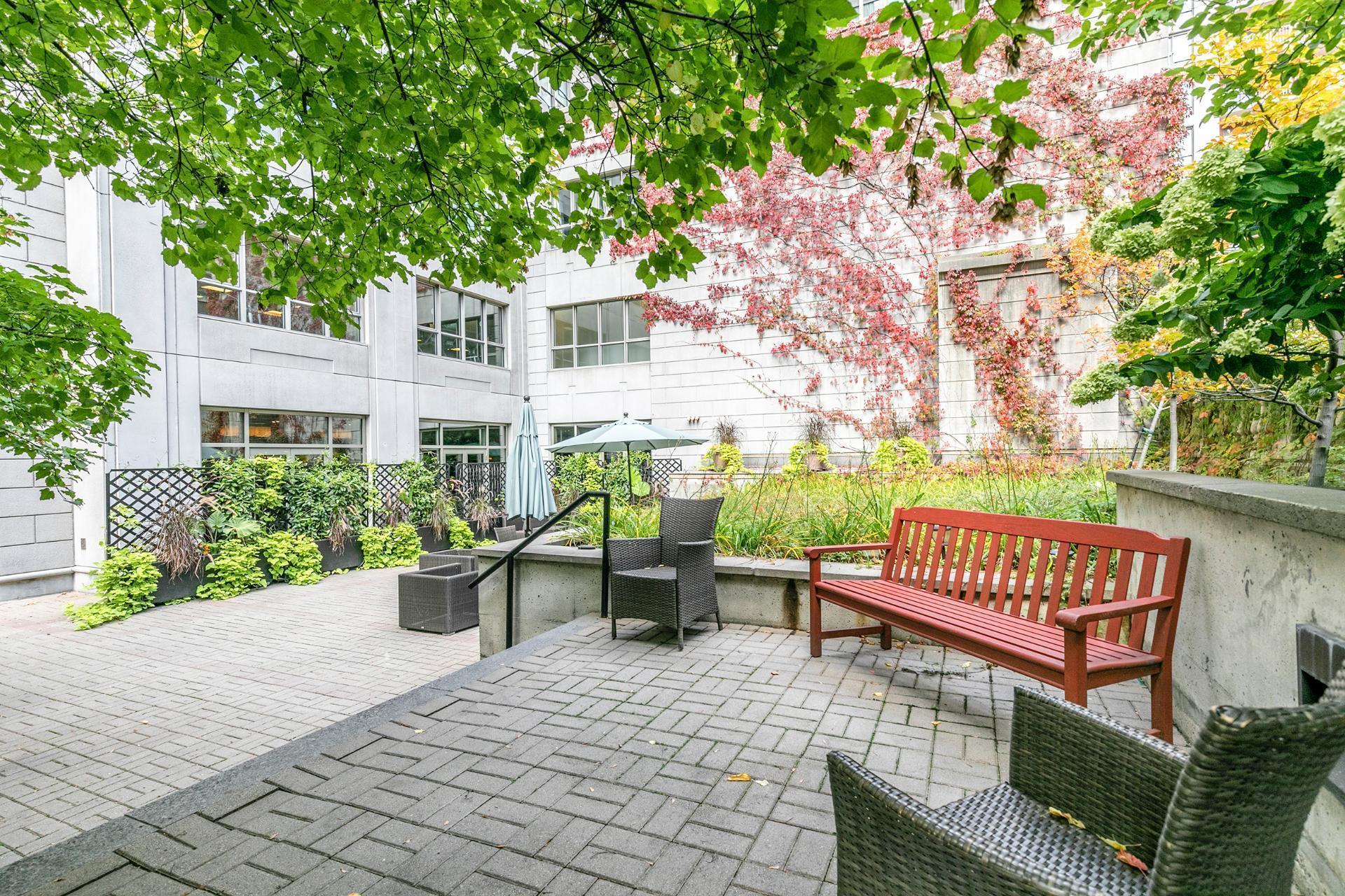 









1210


Boul. De Maisonneuve O.

, 5H,
Montréal (Ville-Marie),




QC
H3A0A2

