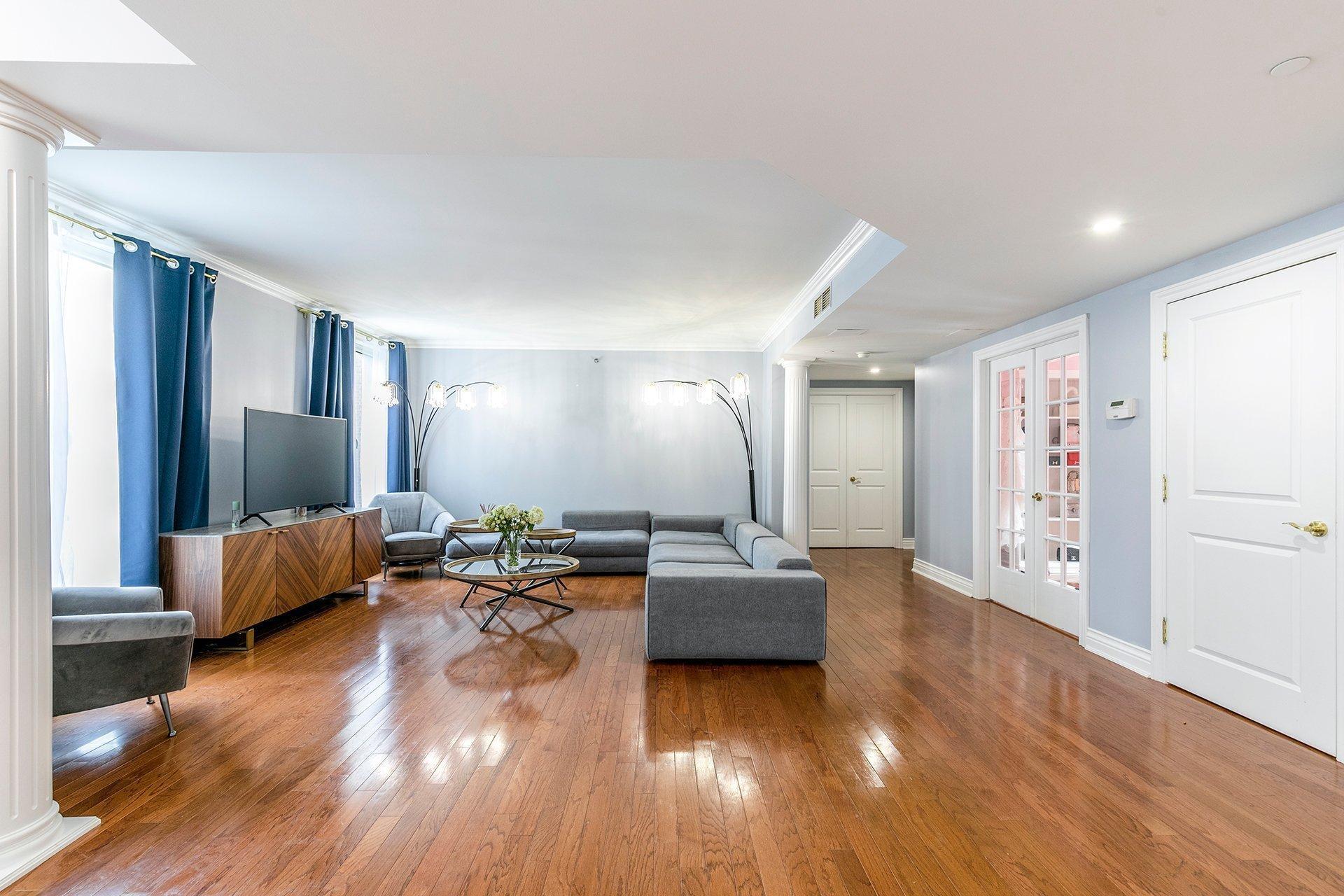 









1210


Boul. De Maisonneuve O.

, 5H,
Montréal (Ville-Marie),




QC
H3A0A2

