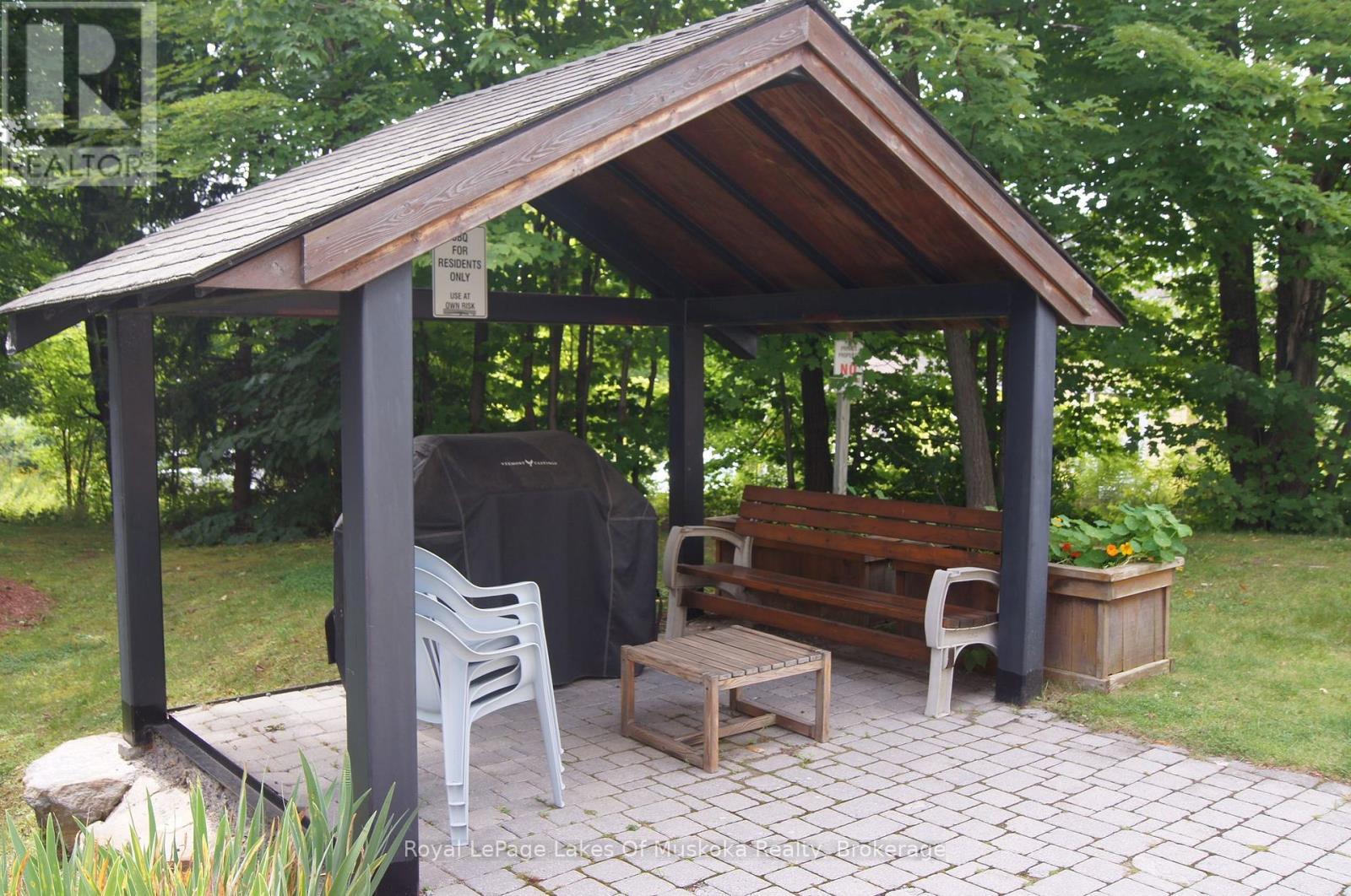 












301 - 24 DAIRY LANE

,
Huntsville (Chaffey),




Ontario
P1H0A4

