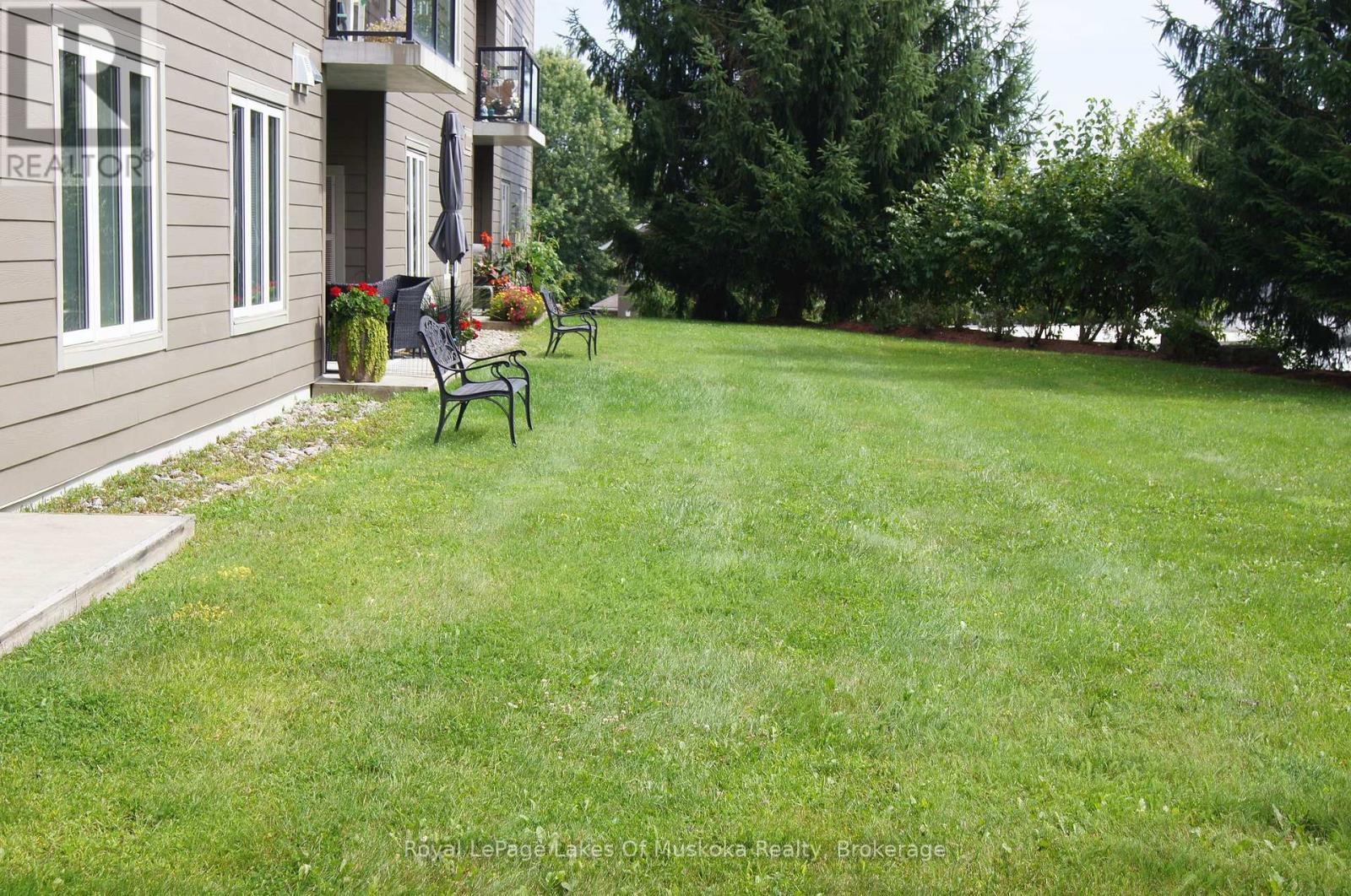 












301 - 24 DAIRY LANE

,
Huntsville (Chaffey),




Ontario
P1H0A4

