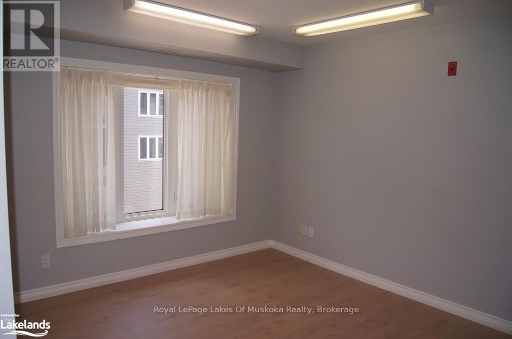 












301 - 24 DAIRY LANE

,
Huntsville (Chaffey),




Ontario
P1H0A4

