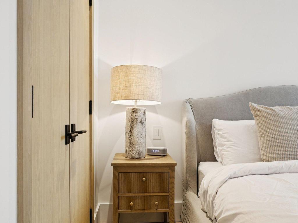 









168


Ch. au Pied-de-la-Montagne

, 10,
Mont-Tremblant,




QC
J8E3M2

