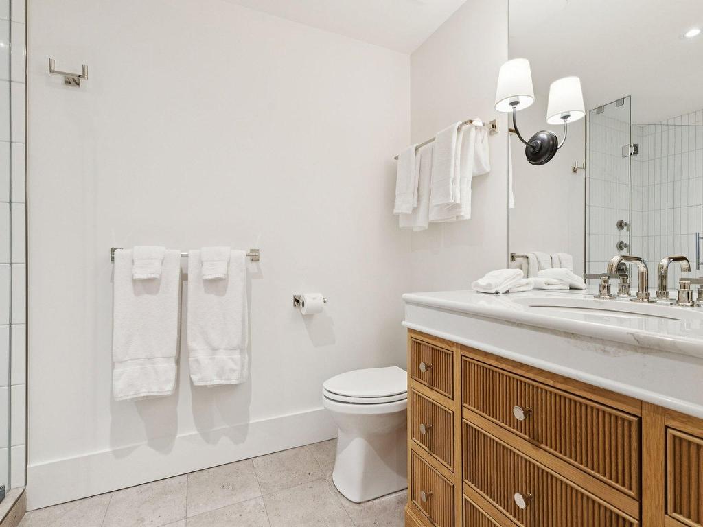 









168


Ch. au Pied-de-la-Montagne

, 10,
Mont-Tremblant,




QC
J8E3M2

