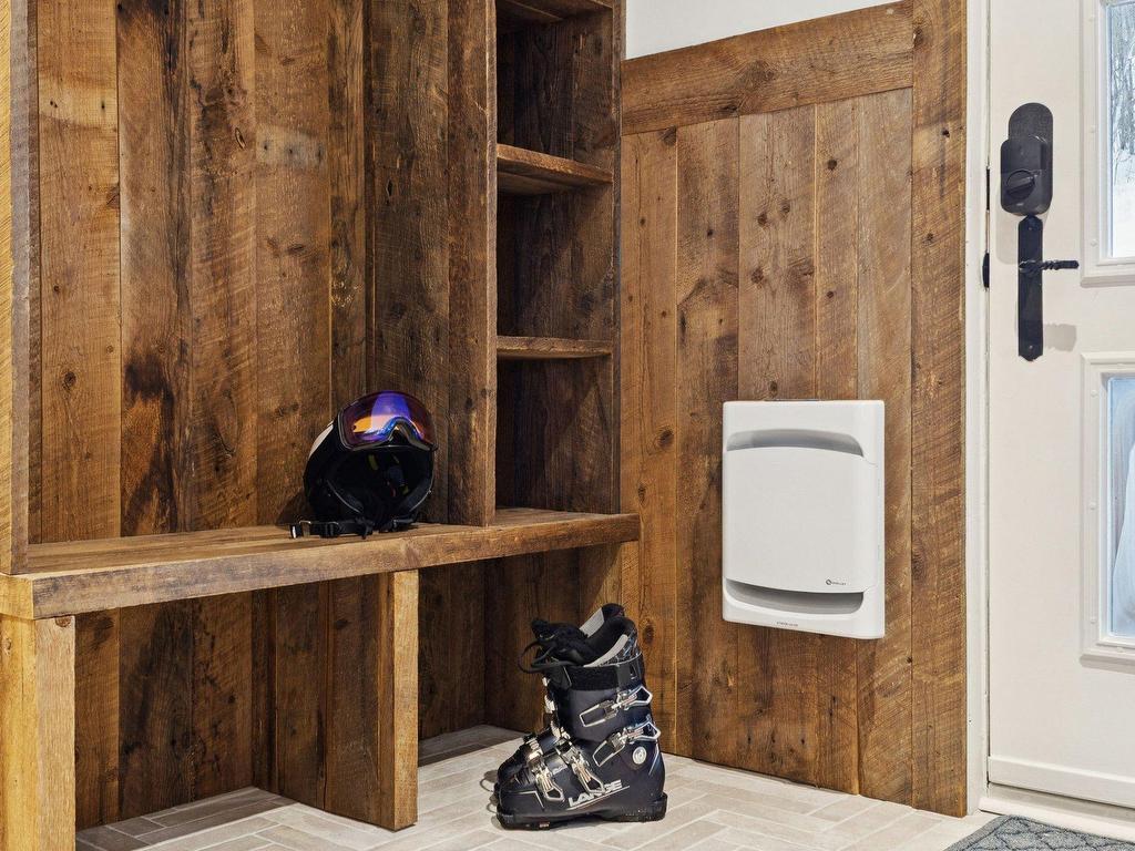 









168


Ch. au Pied-de-la-Montagne

, 10,
Mont-Tremblant,




QC
J8E3M2

