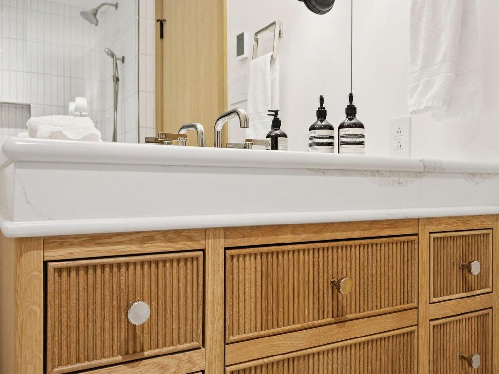 









168


Ch. au Pied-de-la-Montagne

, 10,
Mont-Tremblant,




QC
J8E3M2

