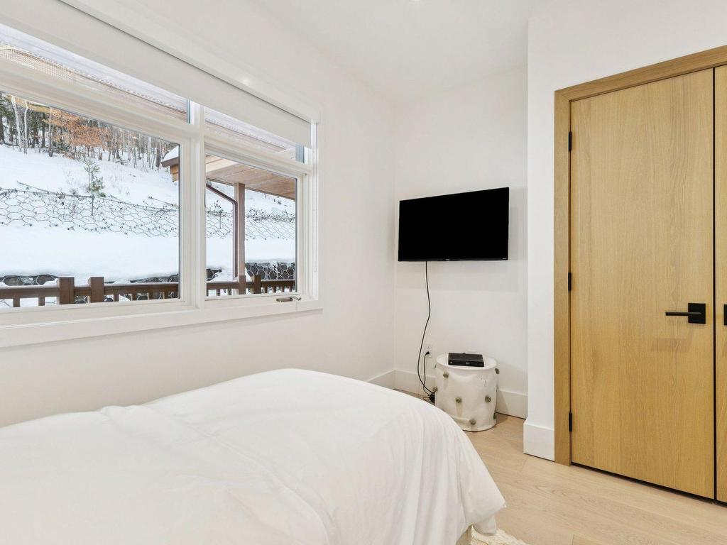 









168


Ch. au Pied-de-la-Montagne

, 10,
Mont-Tremblant,




QC
J8E3M2

