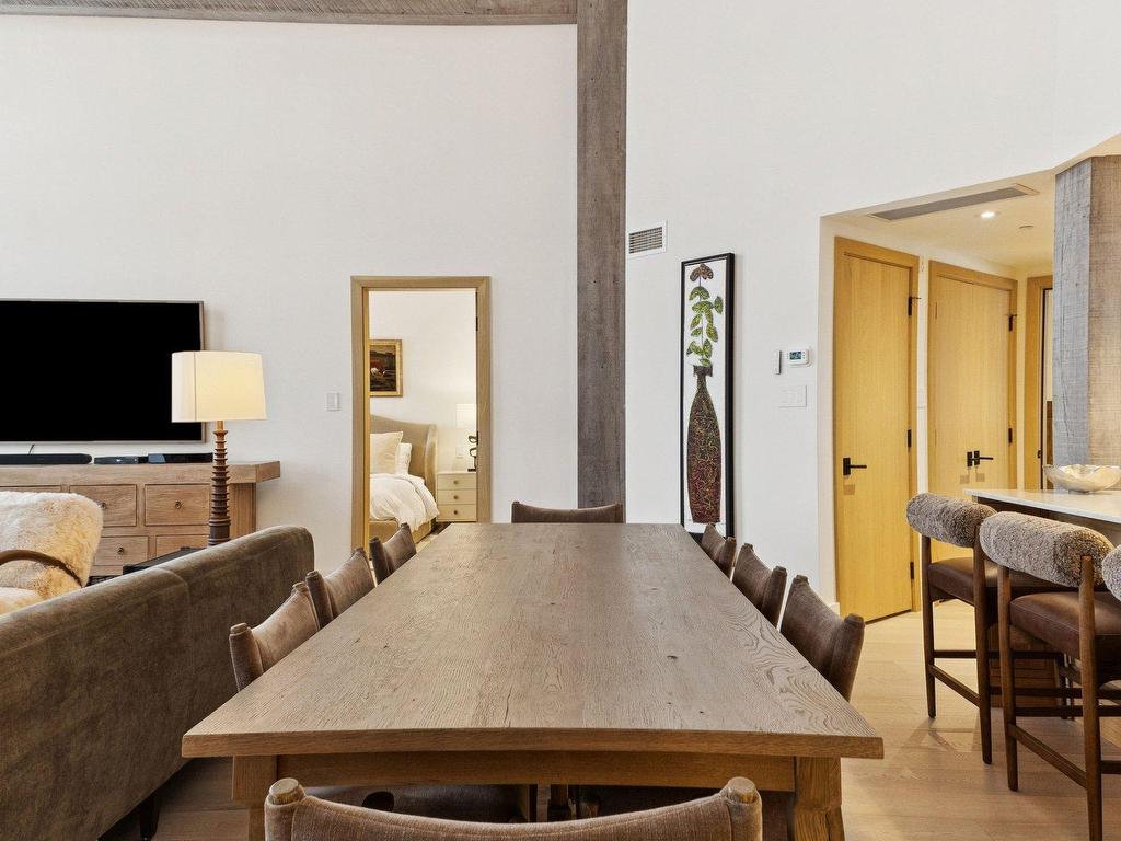 









168


Ch. au Pied-de-la-Montagne

, 10,
Mont-Tremblant,




QC
J8E3M2

