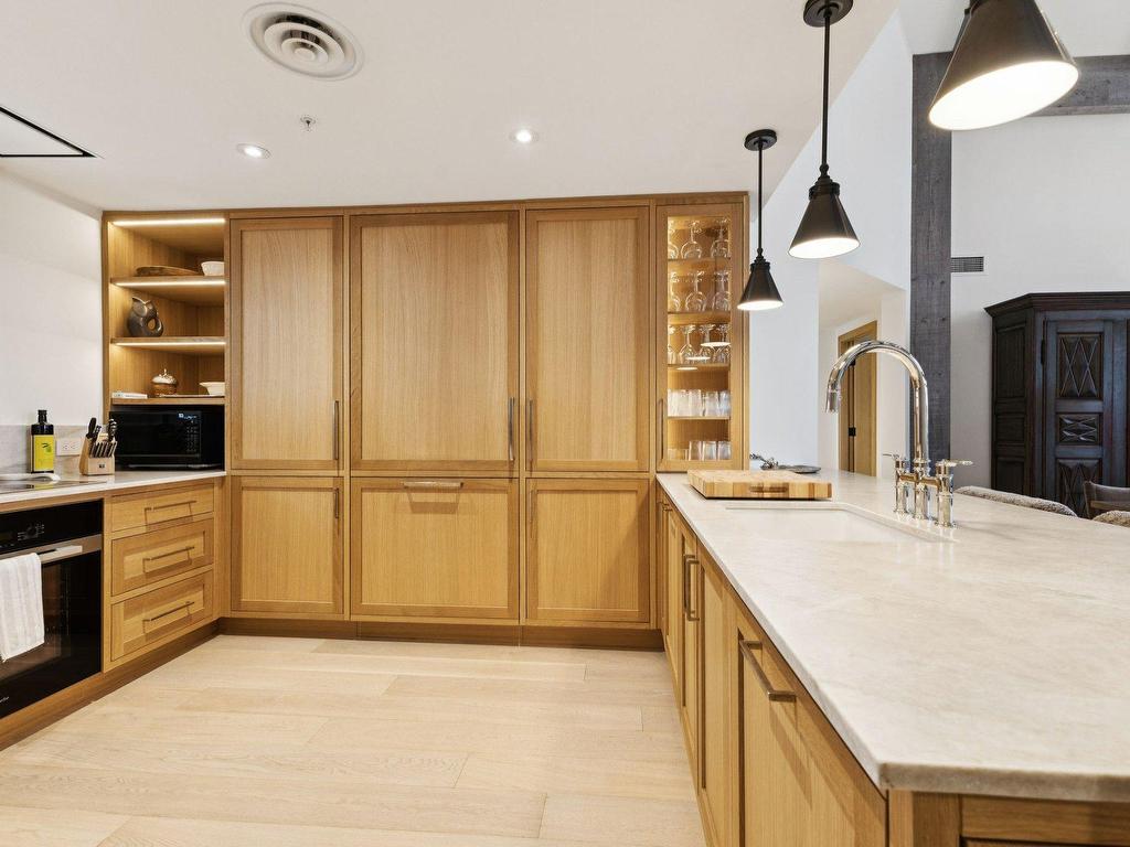 









168


Ch. au Pied-de-la-Montagne

, 10,
Mont-Tremblant,




QC
J8E3M2

