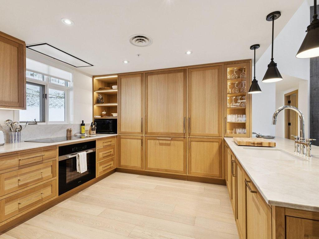 









168


Ch. au Pied-de-la-Montagne

, 10,
Mont-Tremblant,




QC
J8E3M2

