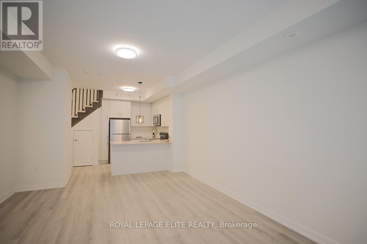 












7 - 3546 COLONIAL DRIVE

,
Mississauga,




Ontario
L5L0C1

