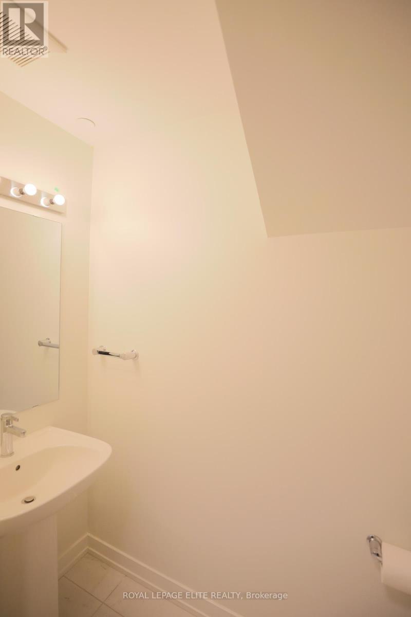 












7 - 3546 COLONIAL DRIVE

,
Mississauga,




Ontario
L5L0C1

