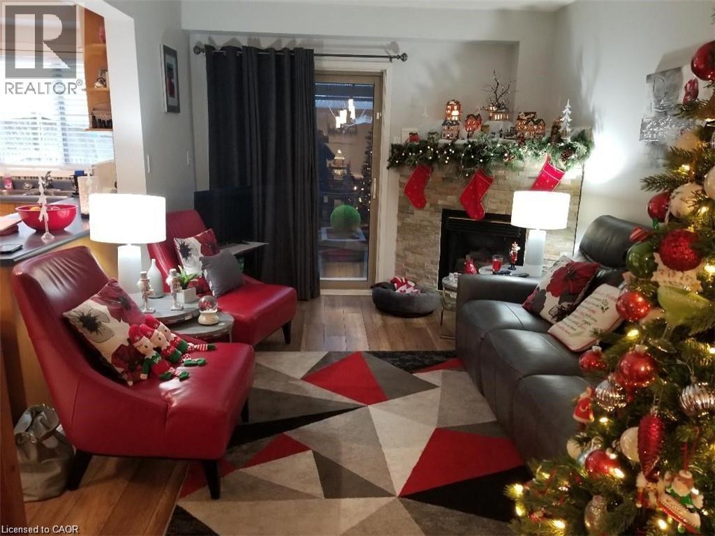 












185 SULMONA Drive

,
Hamilton,




Ontario
L8W3W4

