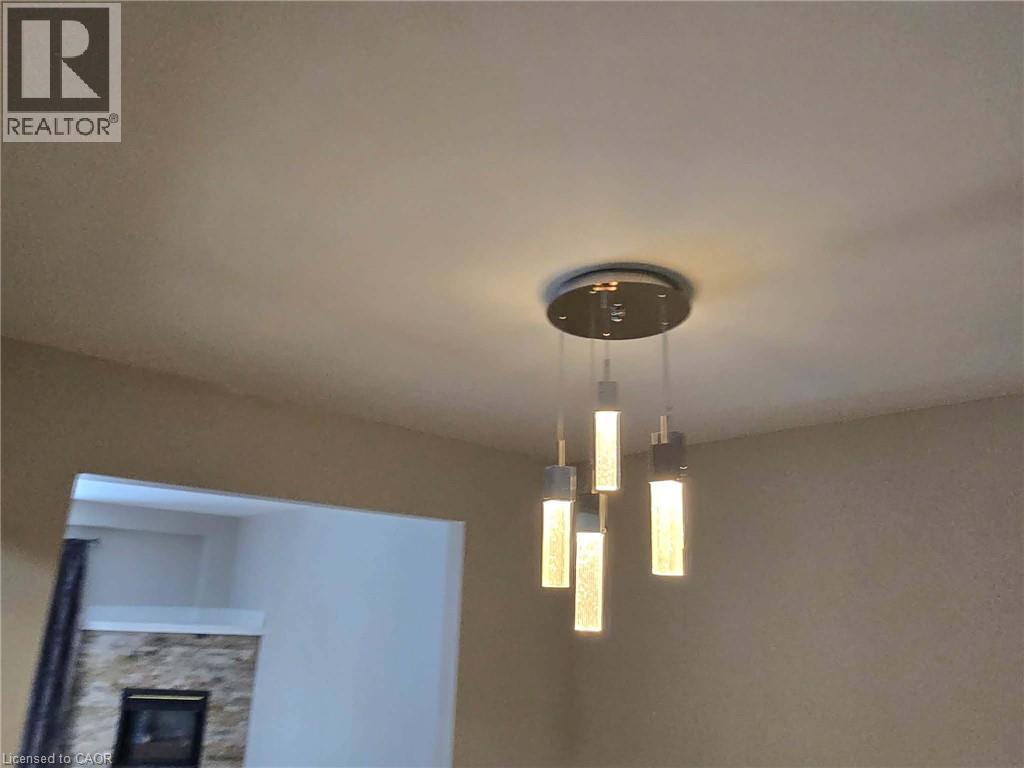 












185 SULMONA Drive

,
Hamilton,




Ontario
L8W3W4

