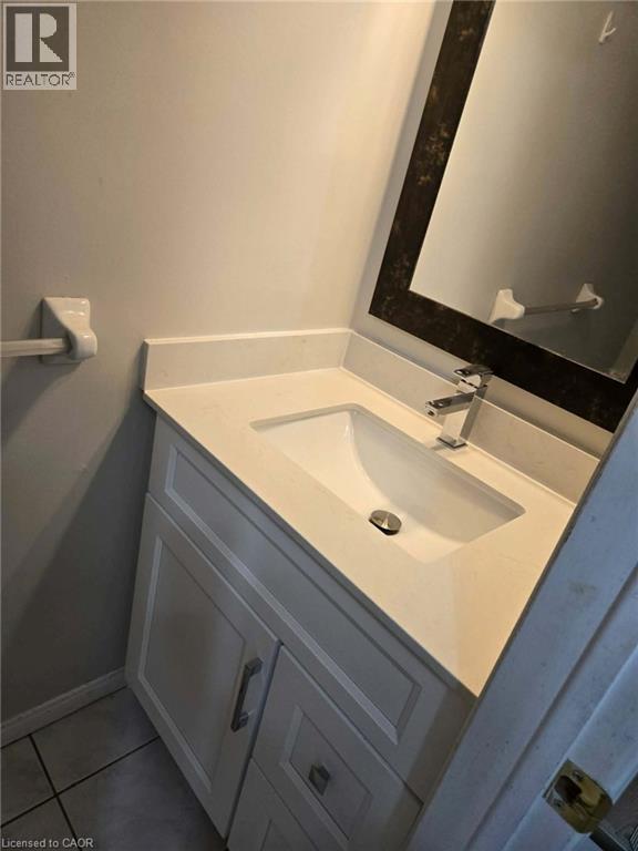 












185 SULMONA Drive

,
Hamilton,




Ontario
L8W3W4

