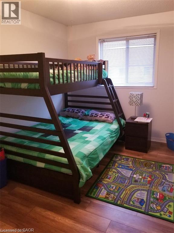 












185 SULMONA Drive

,
Hamilton,




Ontario
L8W3W4

