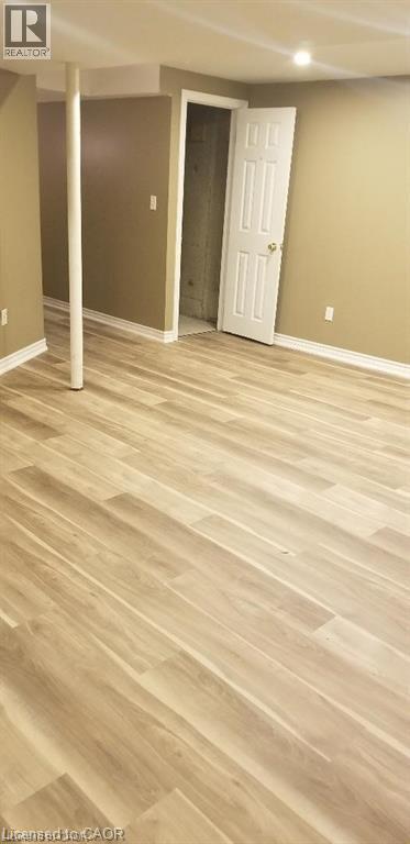 












185 SULMONA Drive

,
Hamilton,




Ontario
L8W3W4

