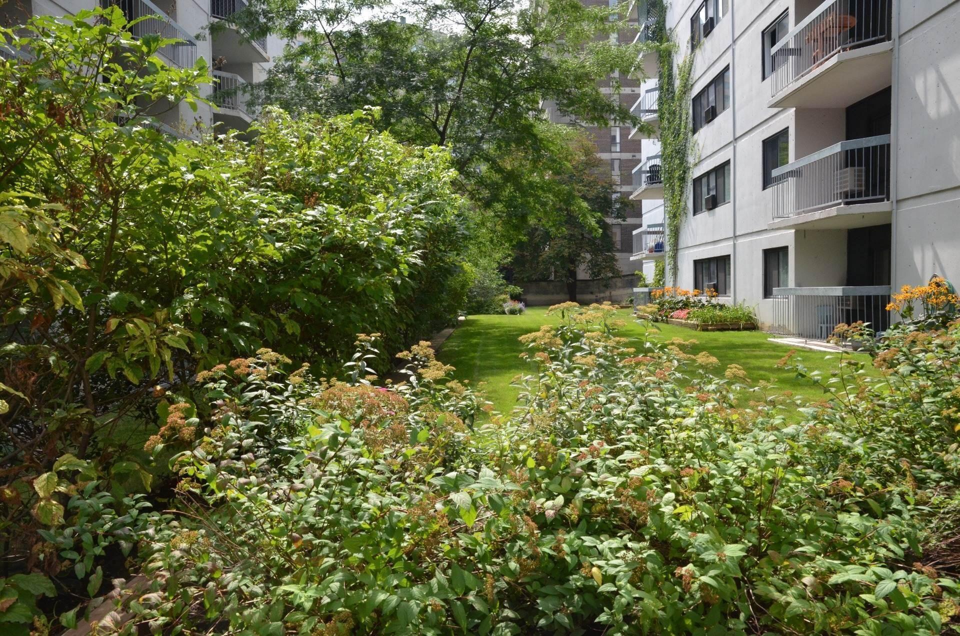 









3470


Rue Simpson

, 712,
Montréal (Ville-Marie),




QC
H3G2J5

